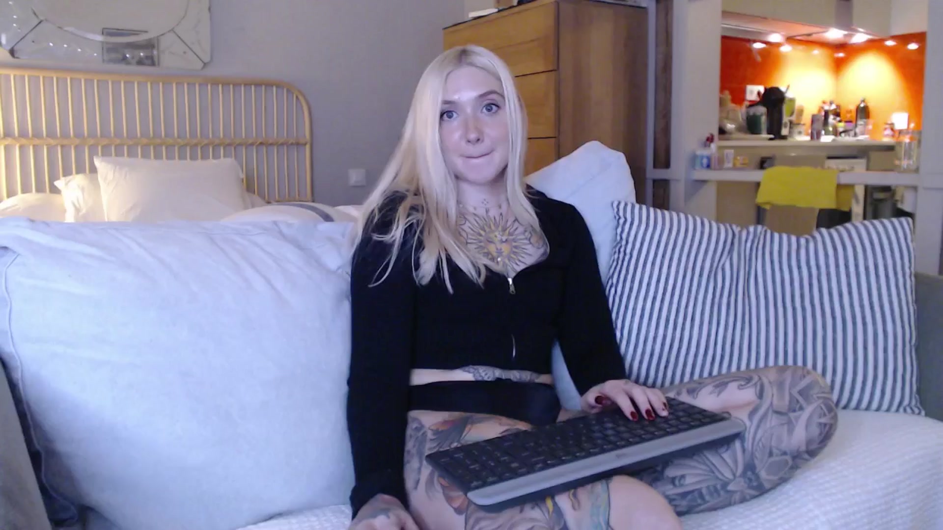 Gallery image thumbnail from Tattoo_bbgirl's myfreecams stream on, 02/06/2025, 22:41 image 18 of 20