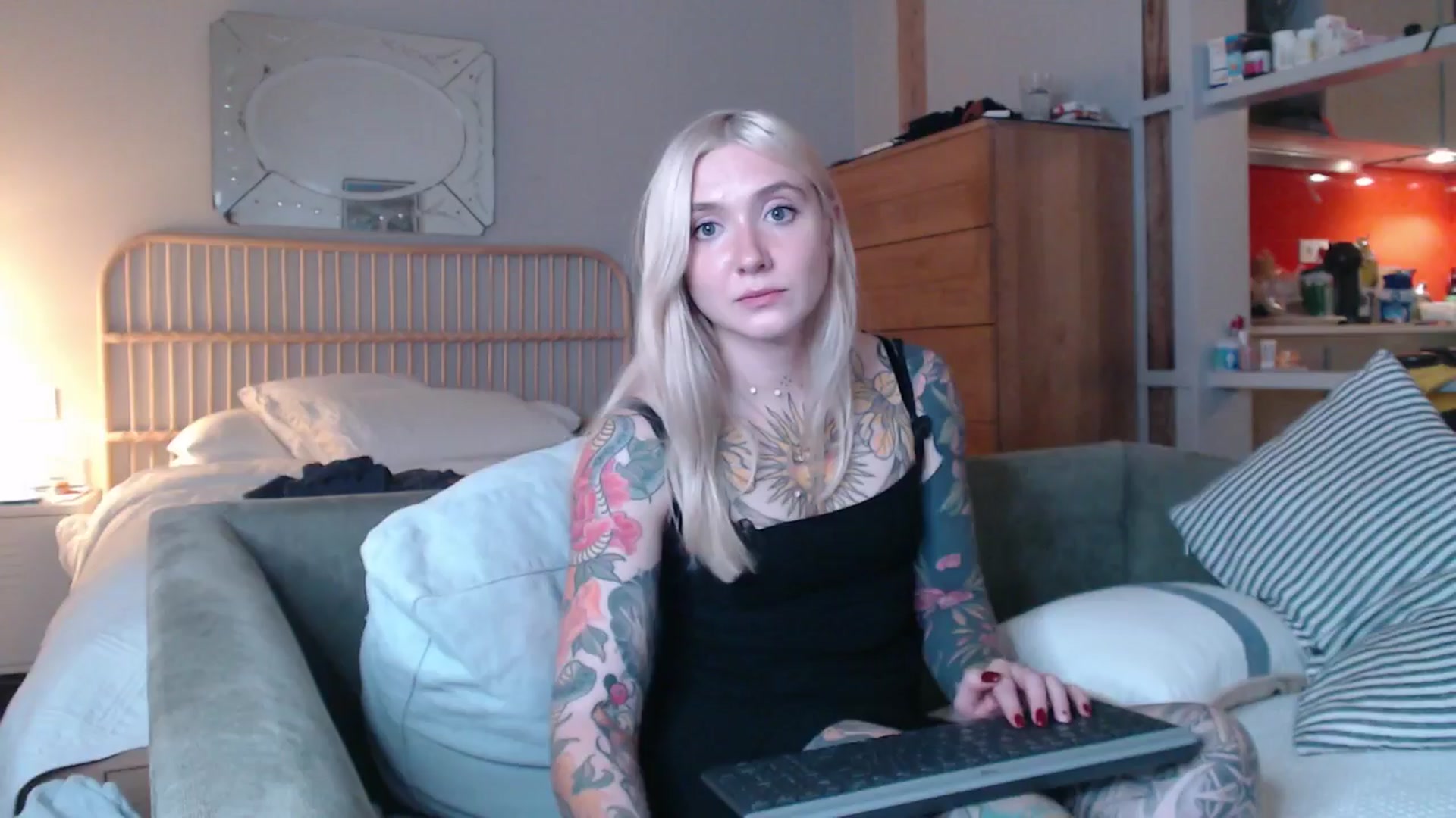Gallery image thumbnail from Tattoo_bbgirl's myfreecams stream on, 02/07/2025, 20:16 image 17 of 20