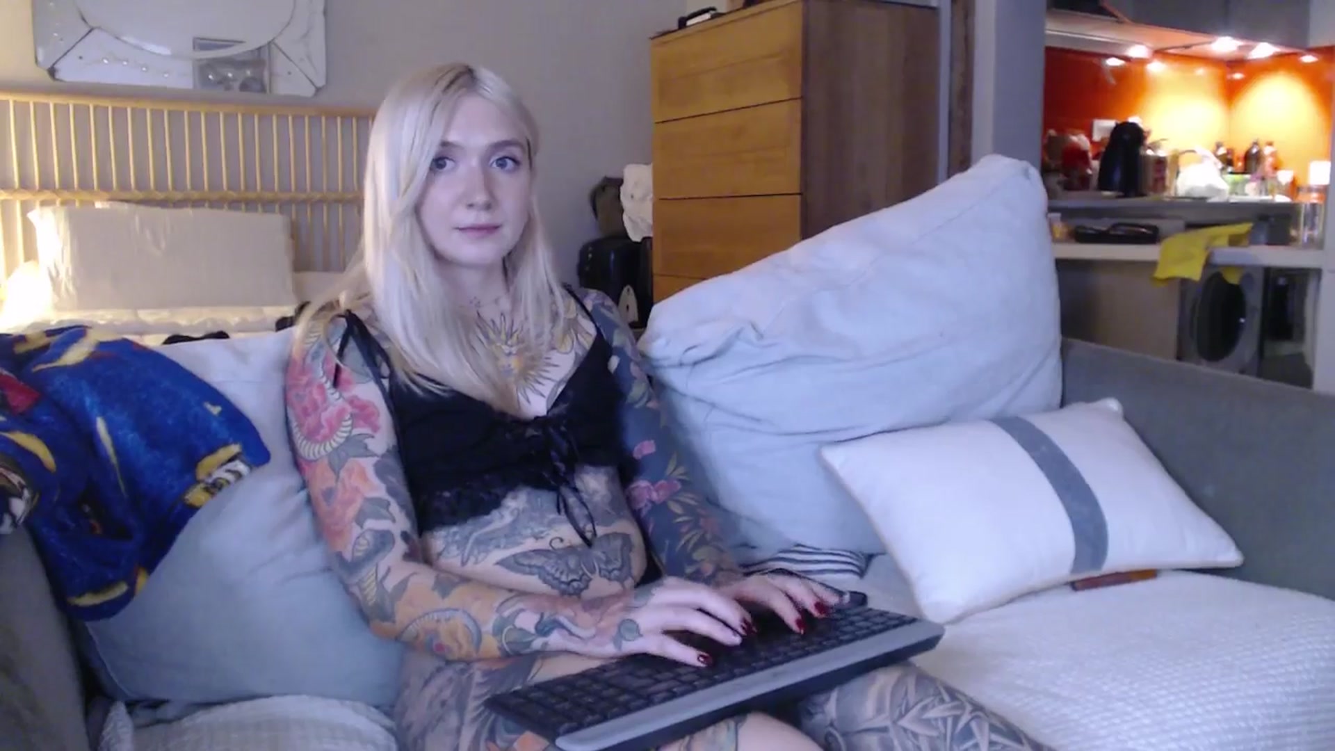 Gallery image thumbnail from Tattoo_bbgirl's myfreecams stream on, 02/08/2025, 20:43 image 12 of 20