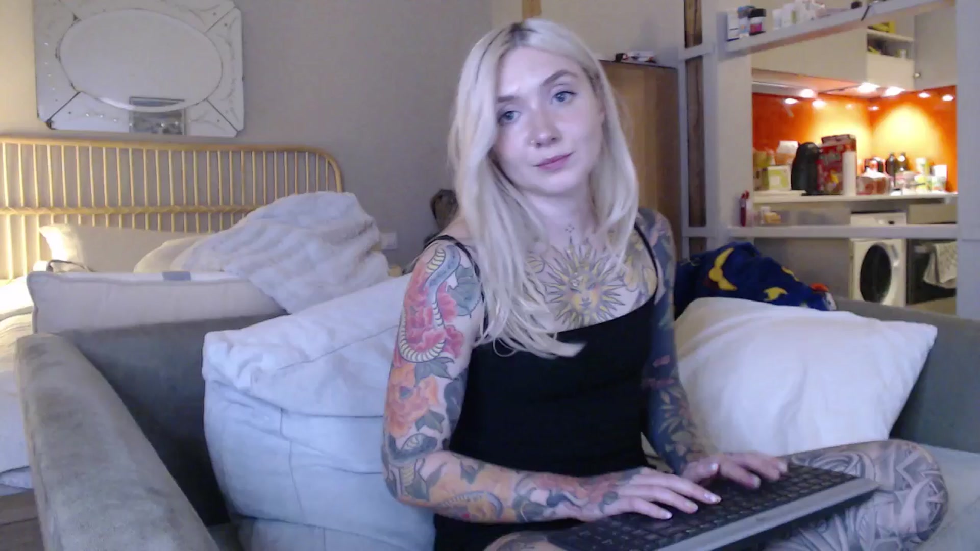 Gallery image thumbnail from Tattoo_bbgirl's myfreecams stream on, 02/22/2025, 21:36 image 12 of 20