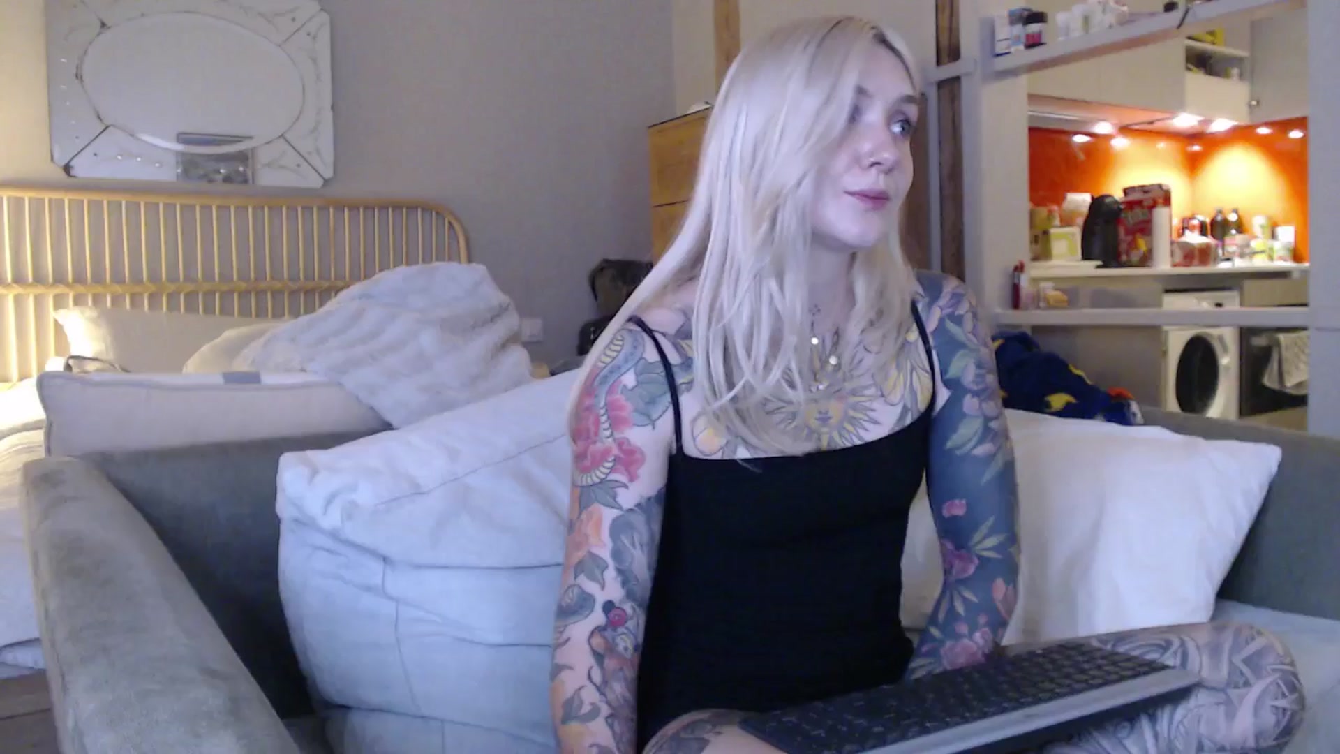 Gallery image thumbnail from Tattoo_bbgirl's myfreecams stream on, 02/22/2025, 21:36 image 13 of 20