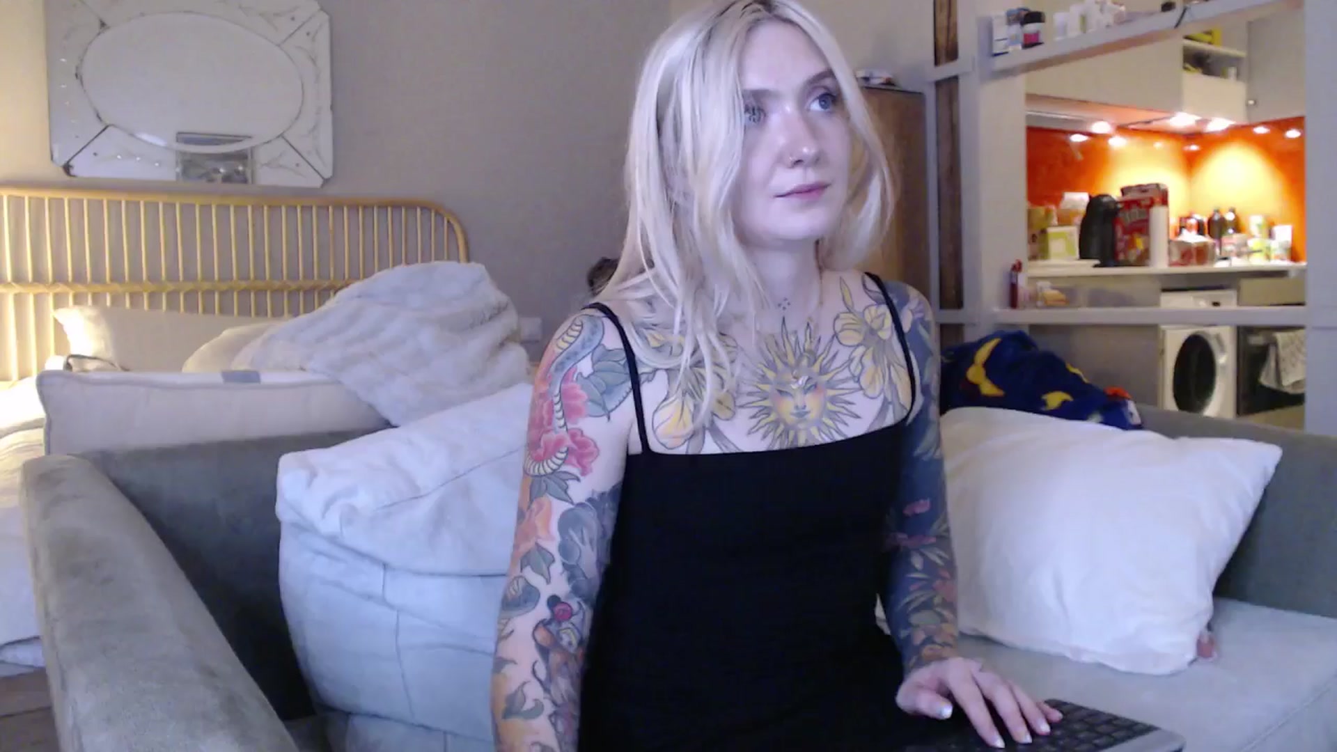 Gallery image thumbnail from Tattoo_bbgirl's myfreecams stream on, 02/22/2025, 21:36 image 15 of 20