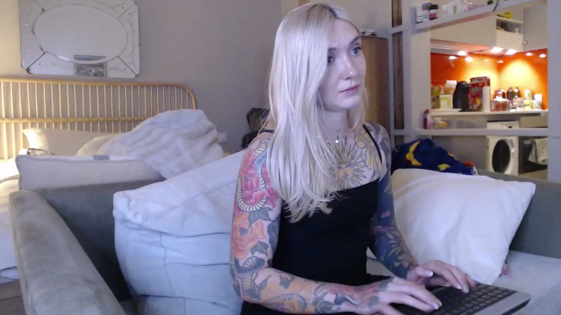 Gallery image thumbnail from Tattoo_bbgirl's myfreecams stream on, 02/22/2025, 21:36 image 1 of 20