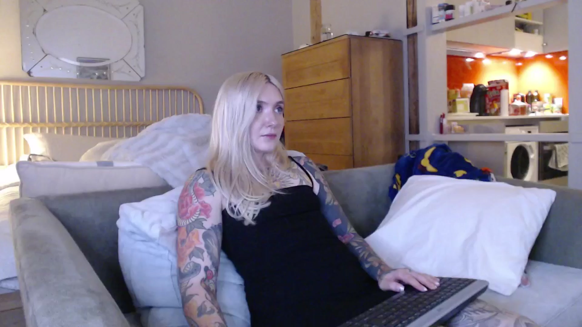 Gallery image thumbnail from Tattoo_bbgirl's myfreecams stream on, 02/22/2025, 21:36 image 4 of 20