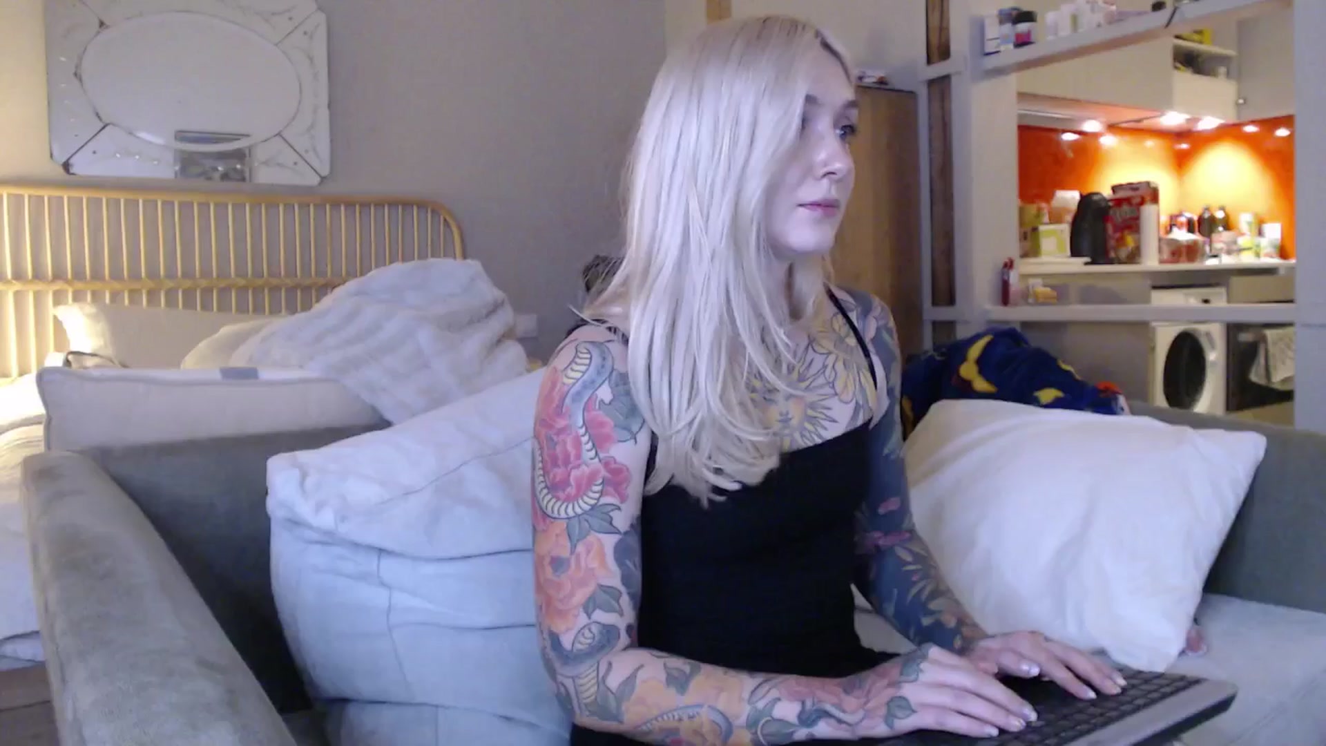 Gallery image thumbnail from Tattoo_bbgirl's myfreecams stream on, 02/22/2025, 21:36 image 2 of 20