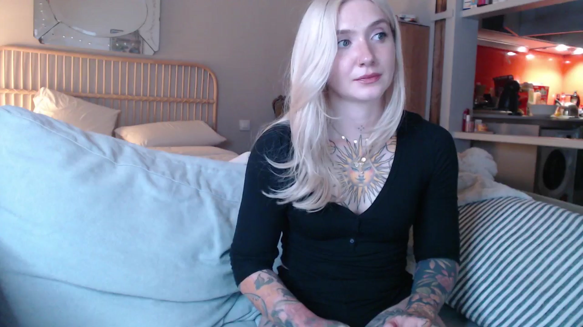 Gallery image thumbnail from Tattoo_bbgirl's myfreecams stream on, 02/24/2025, 21:20 image 17 of 20
