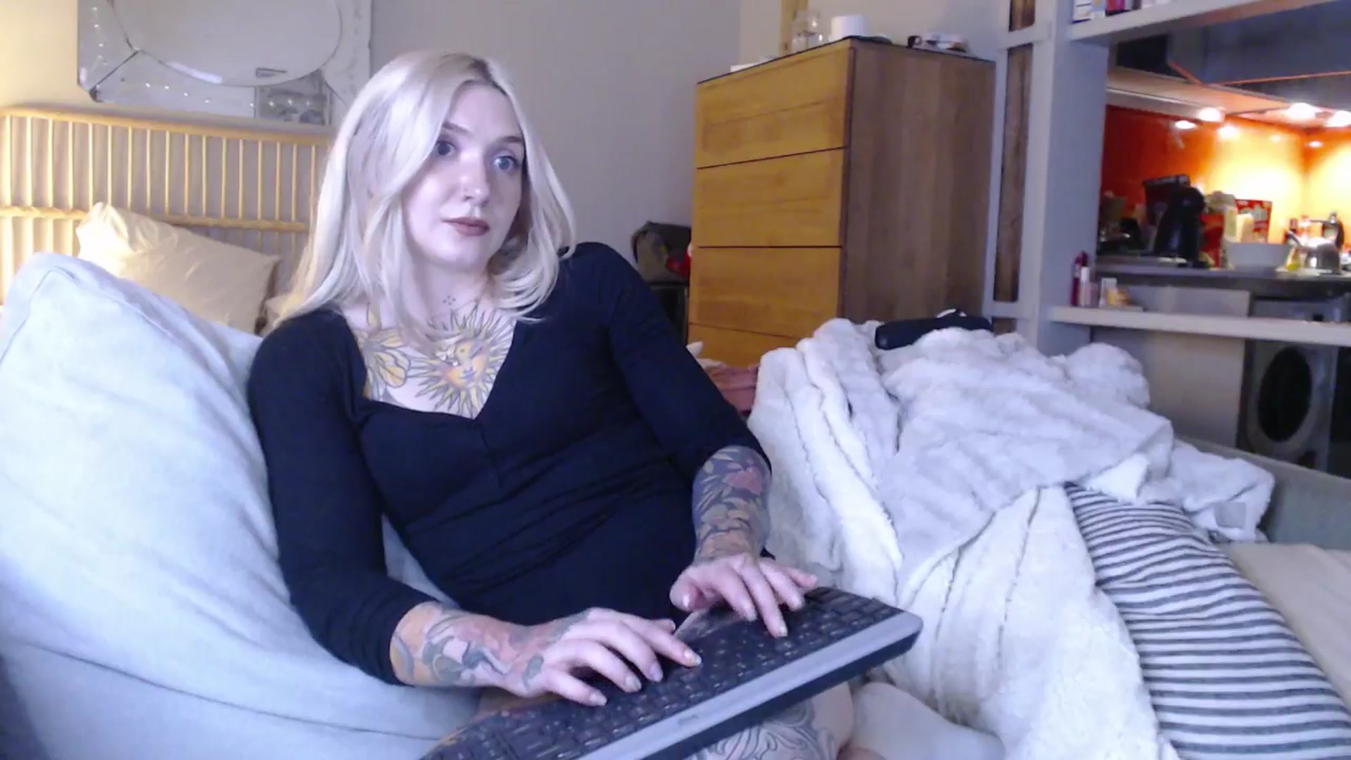 Gallery image thumbnail from Tattoo_bbgirl's myfreecams stream on, 02/24/2025, 21:20 image 13 of 20