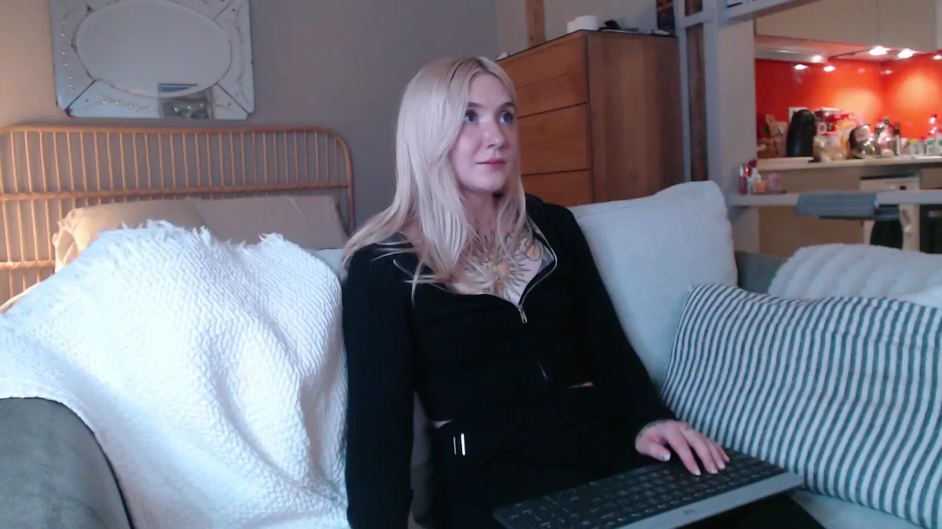 Gallery image thumbnail from Tattoo_bbgirl's myfreecams stream on, 02/25/2025, 19:35 image 14 of 20