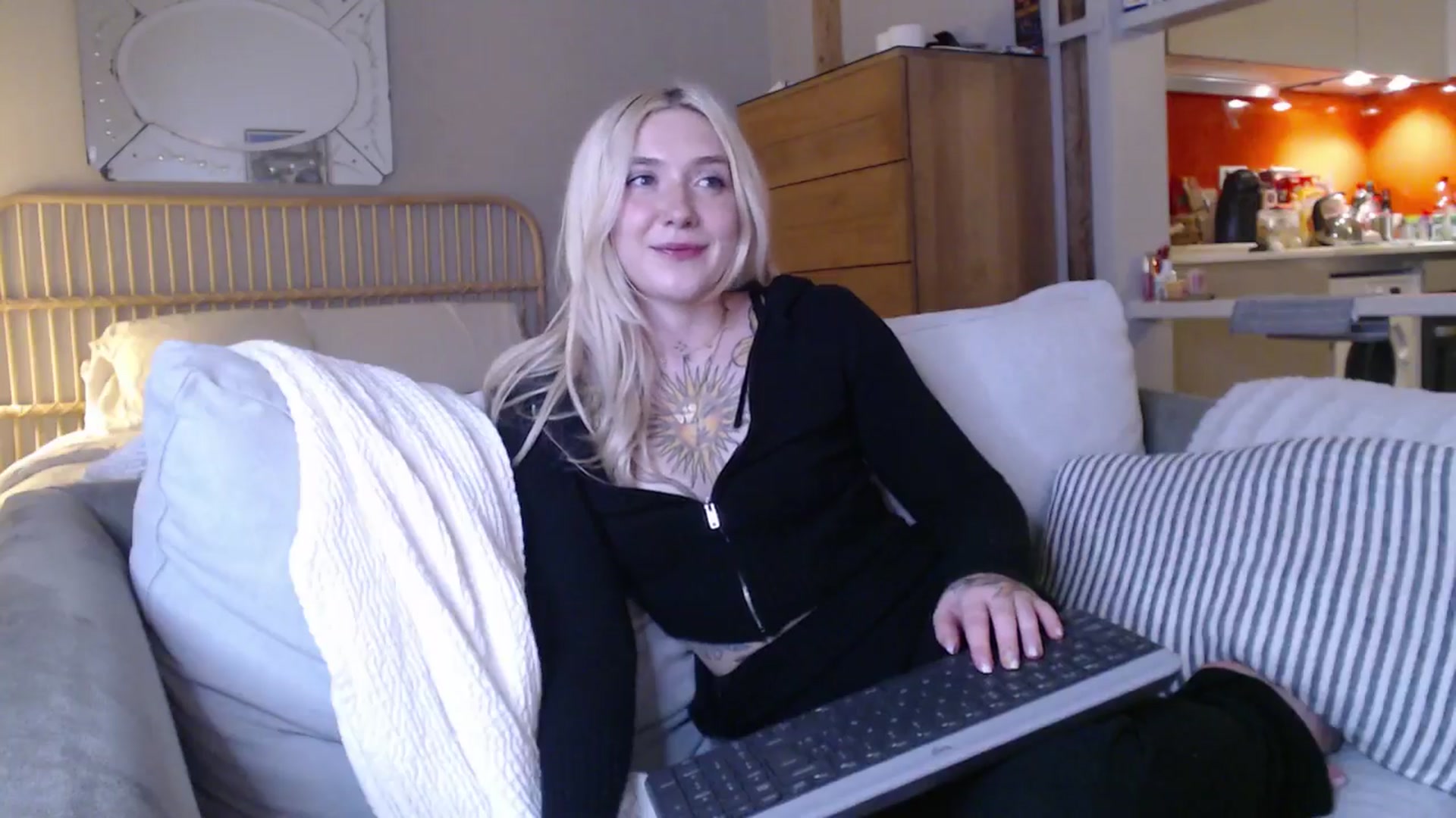 Gallery image thumbnail from Tattoo_bbgirl's myfreecams stream on, 02/25/2025, 19:35 image 17 of 20