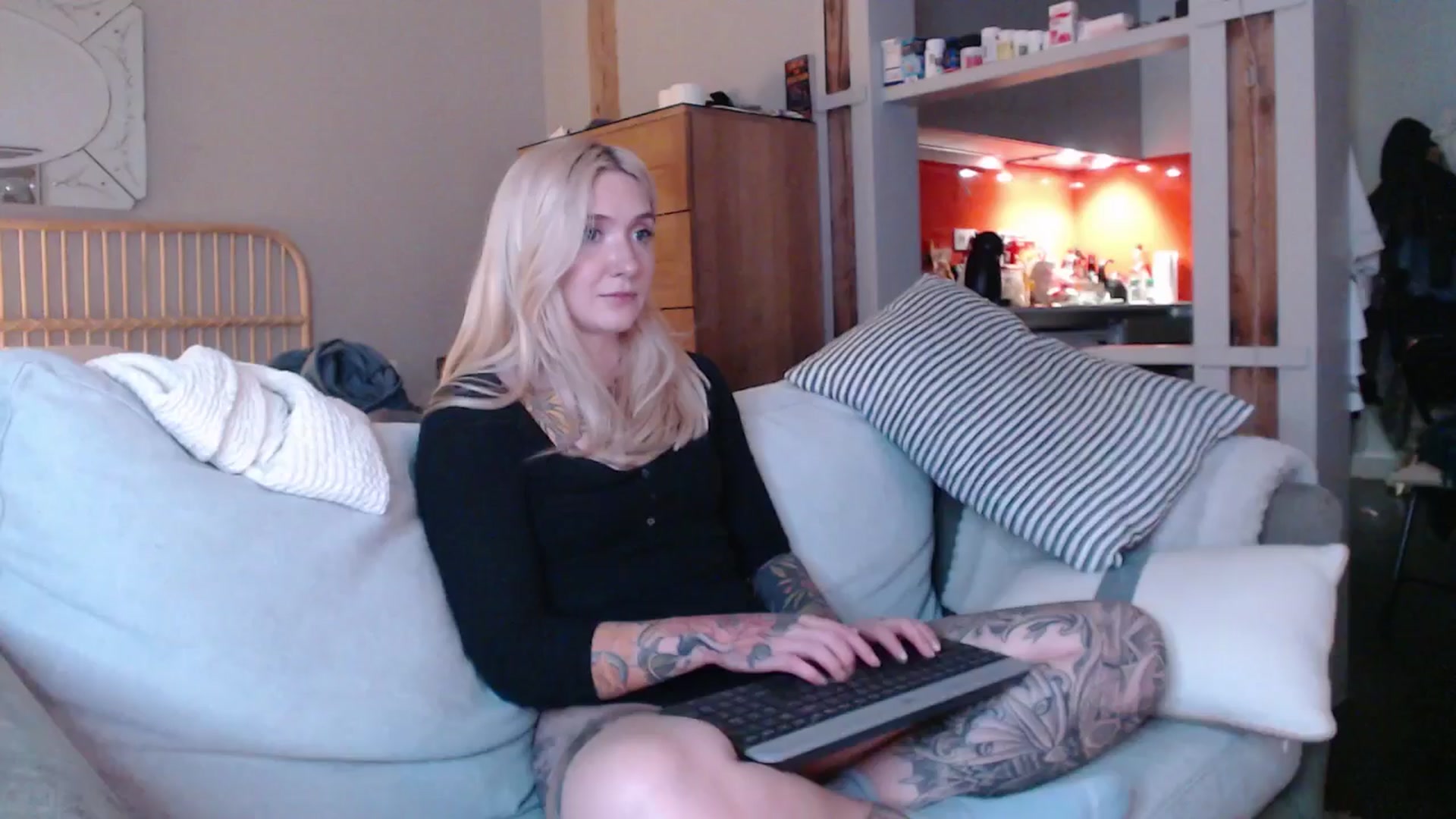Gallery image thumbnail from Tattoo_bbgirl's myfreecams stream on, 02/26/2025, 18:02 image 19 of 20