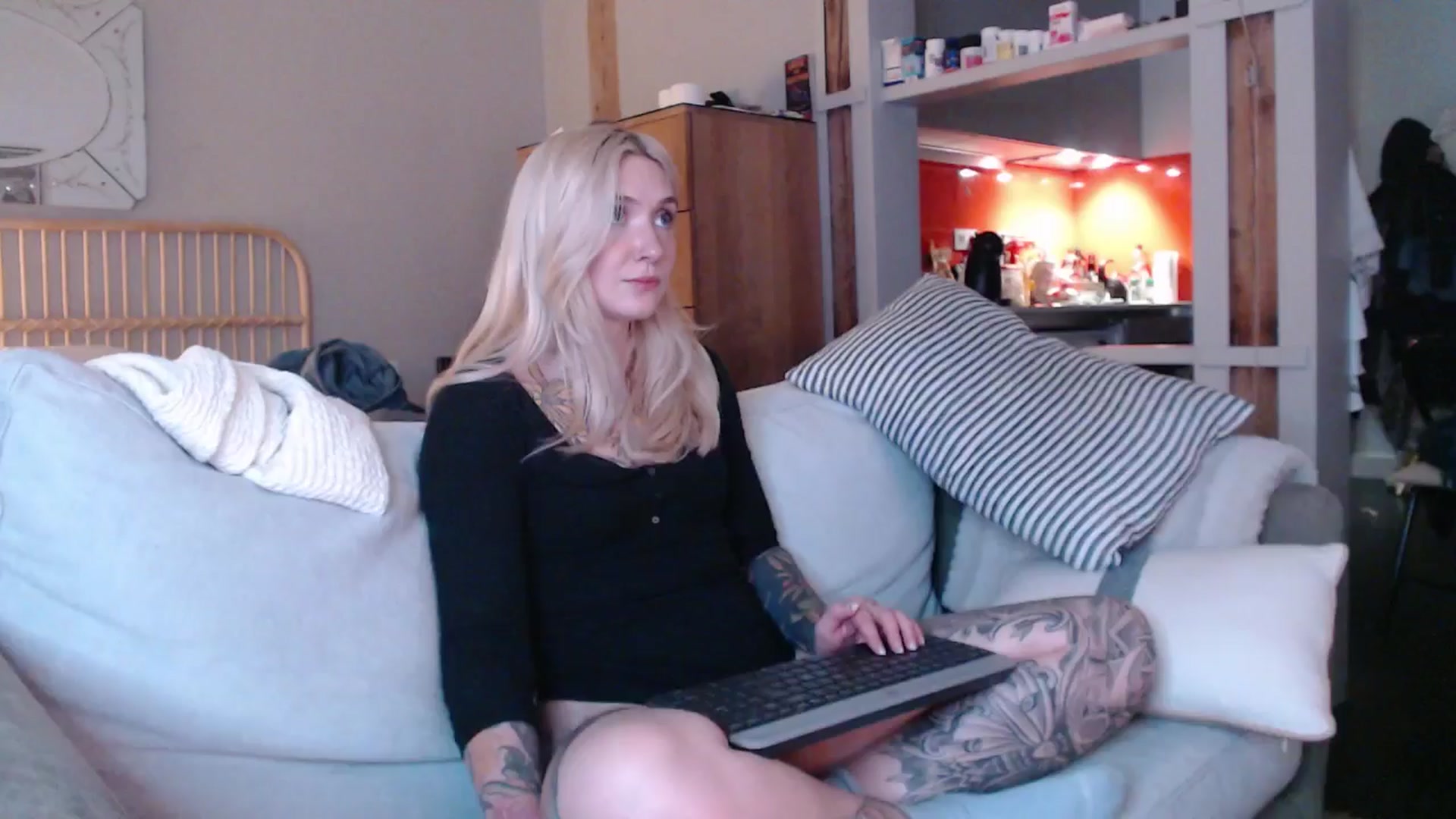 Gallery image thumbnail from Tattoo_bbgirl's myfreecams stream on, 02/26/2025, 18:02 image 17 of 20