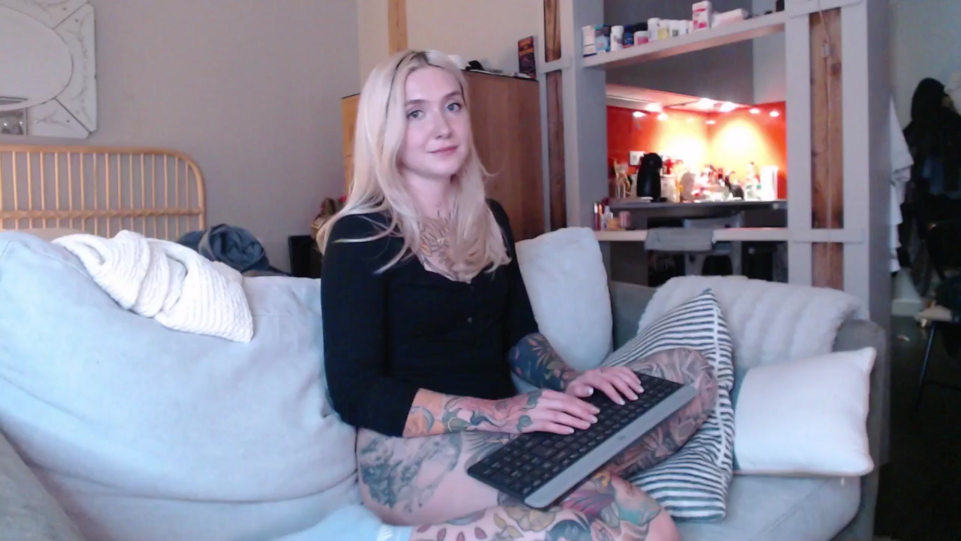 Gallery image thumbnail from Tattoo_bbgirl's myfreecams stream on, 02/26/2025, 18:02 image 14 of 20