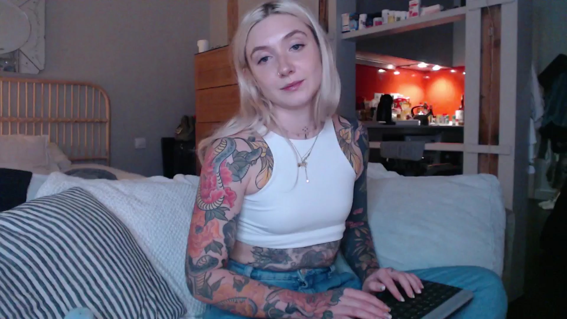 Gallery image thumbnail from Tattoo_bbgirl's myfreecams stream on, 03/01/2025, 20:27 image 16 of 20