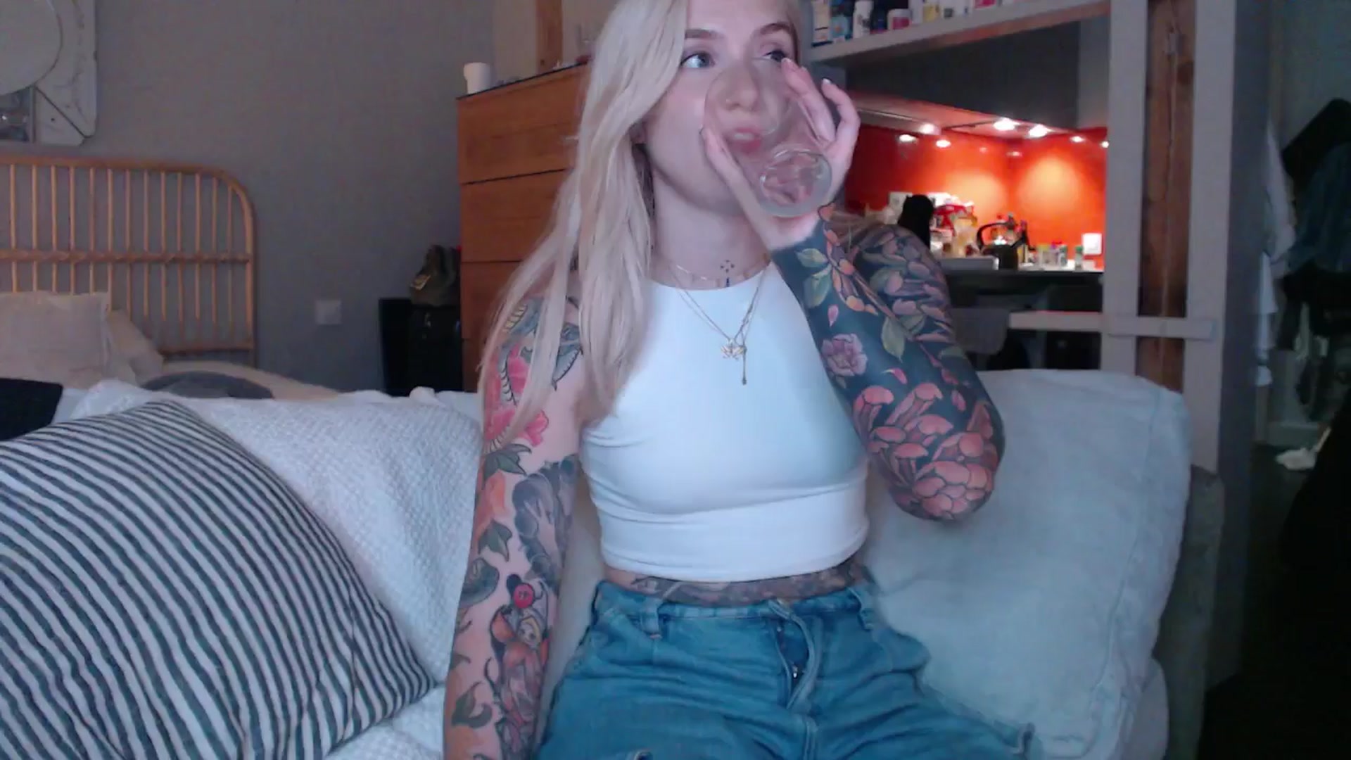 Gallery image thumbnail from Tattoo_bbgirl's myfreecams stream on, 03/01/2025, 20:27 image 4 of 20