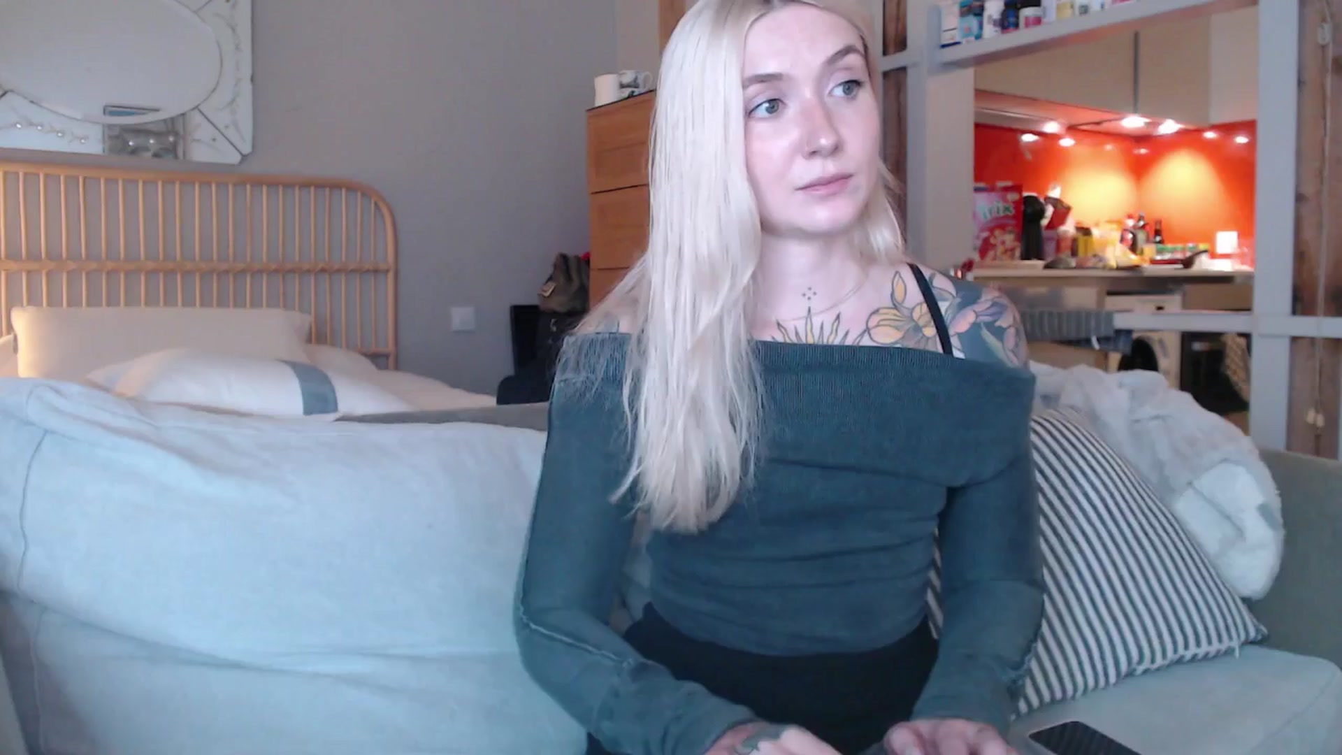 Gallery image thumbnail from Tattoo_bbgirl's myfreecams stream on, 03/06/2025, 18:01 image 12 of 20