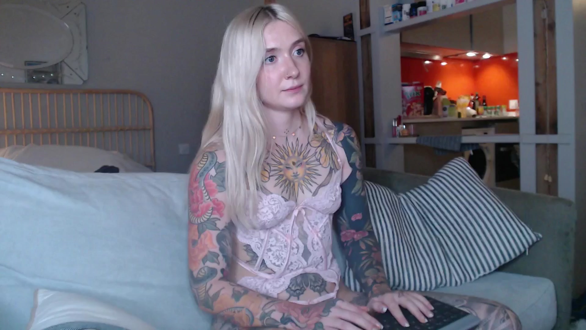 Gallery image thumbnail from Tattoo_bbgirl's myfreecams stream on, 03/07/2025, 20:31 image 15 of 20