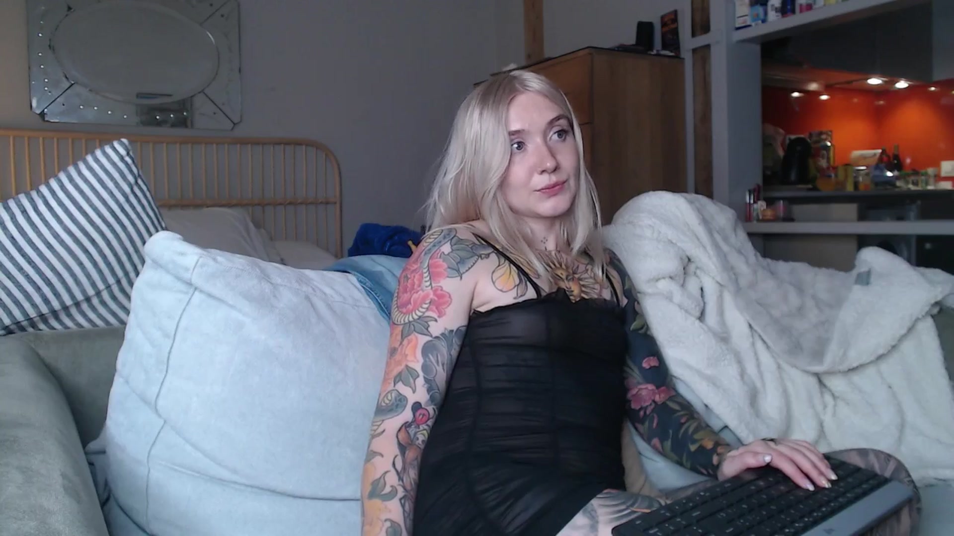 Gallery image thumbnail from Tattoo_bbgirl's myfreecams stream on, 03/19/2025, 18:58 image 12 of 20