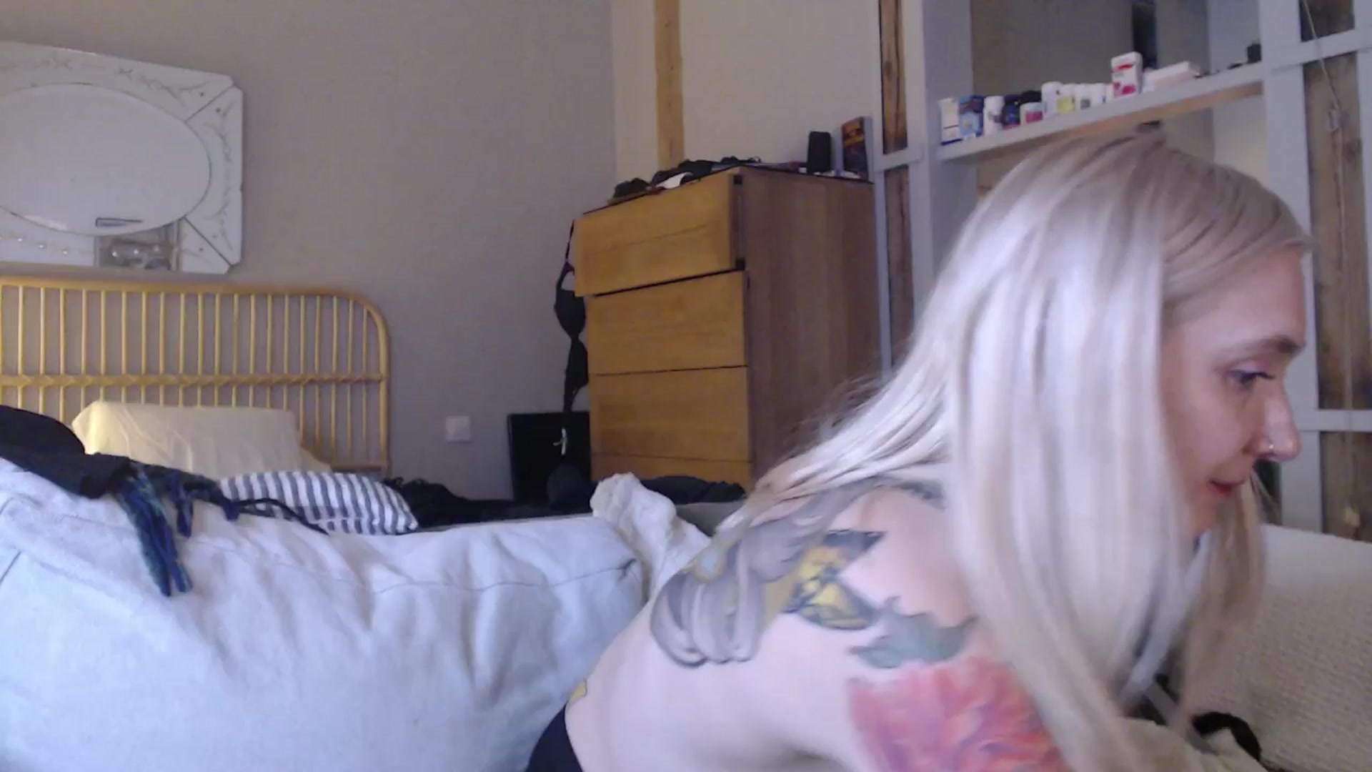 Gallery image thumbnail from Tattoo_bbgirl's myfreecams stream on, 03/22/2025, 22:08 image 17 of 20