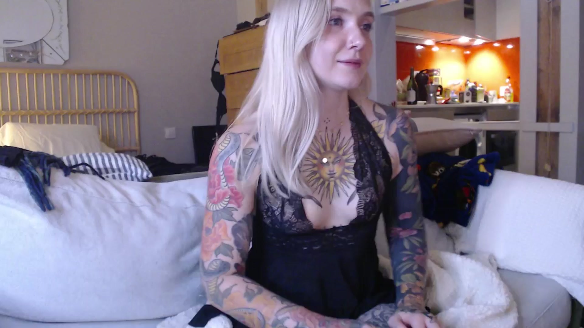 Gallery image thumbnail from Tattoo_bbgirl's myfreecams stream on, 03/22/2025, 22:08 image 16 of 20