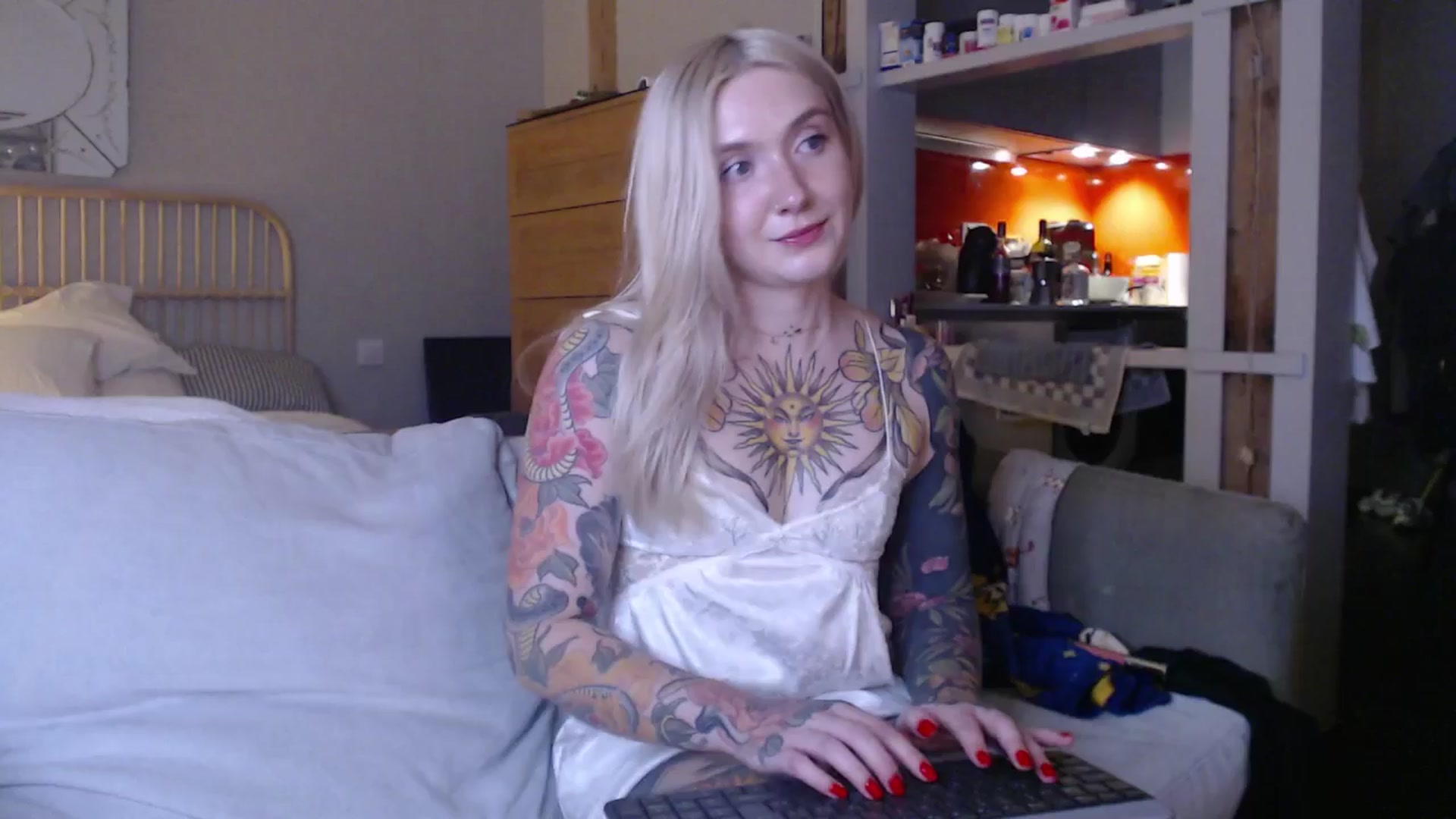 Gallery image thumbnail from Tattoo_bbgirl's myfreecams stream on, 03/31/2025, 20:15 image 12 of 20