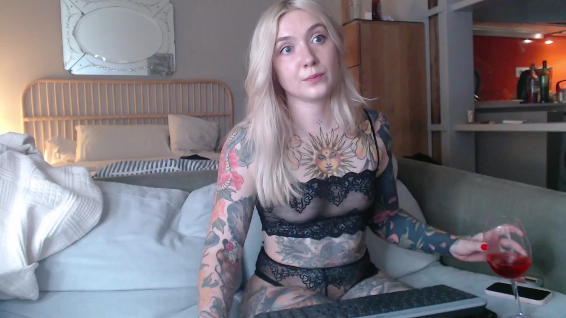 Gallery image thumbnail from Tattoo_bbgirl's myfreecams stream on, 04/08/2025, 21:04 image 4 of 20