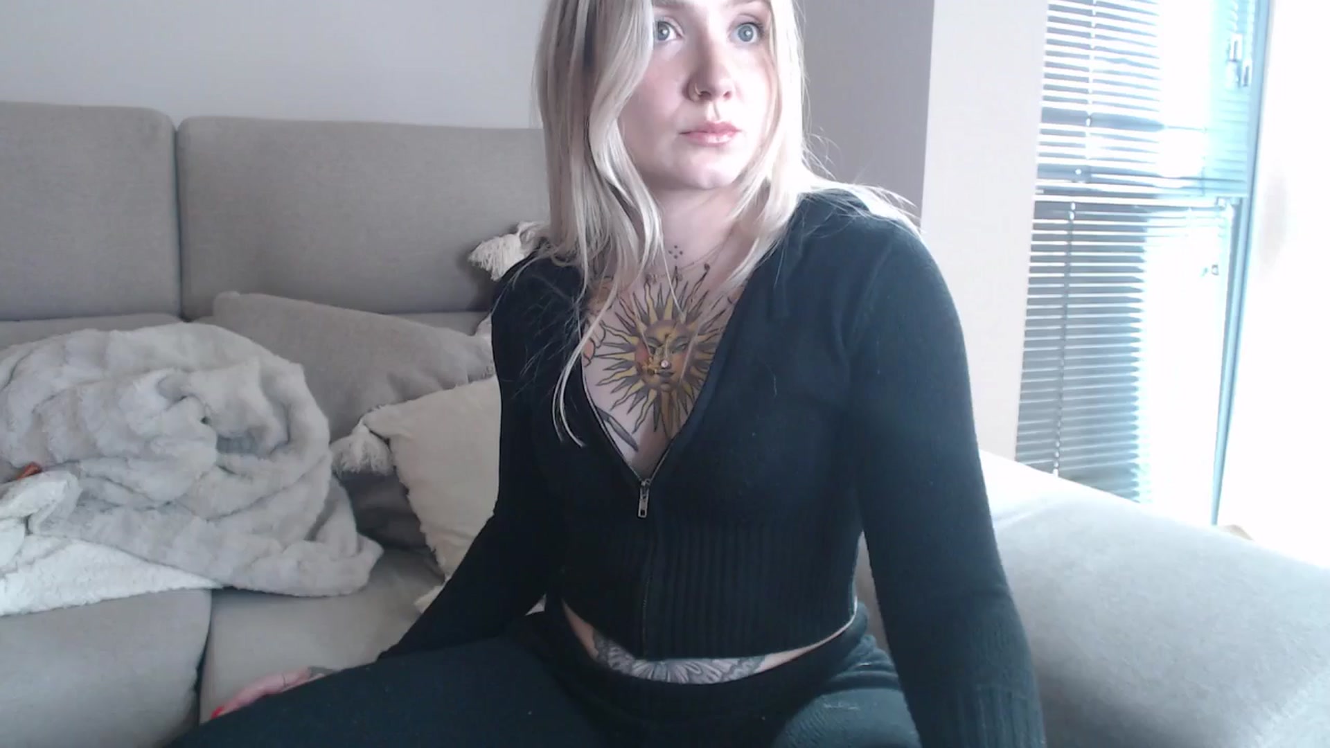 Gallery image thumbnail from Tattoo_bbgirl's myfreecams stream on, 04/16/2025, 16:23 image 17 of 20