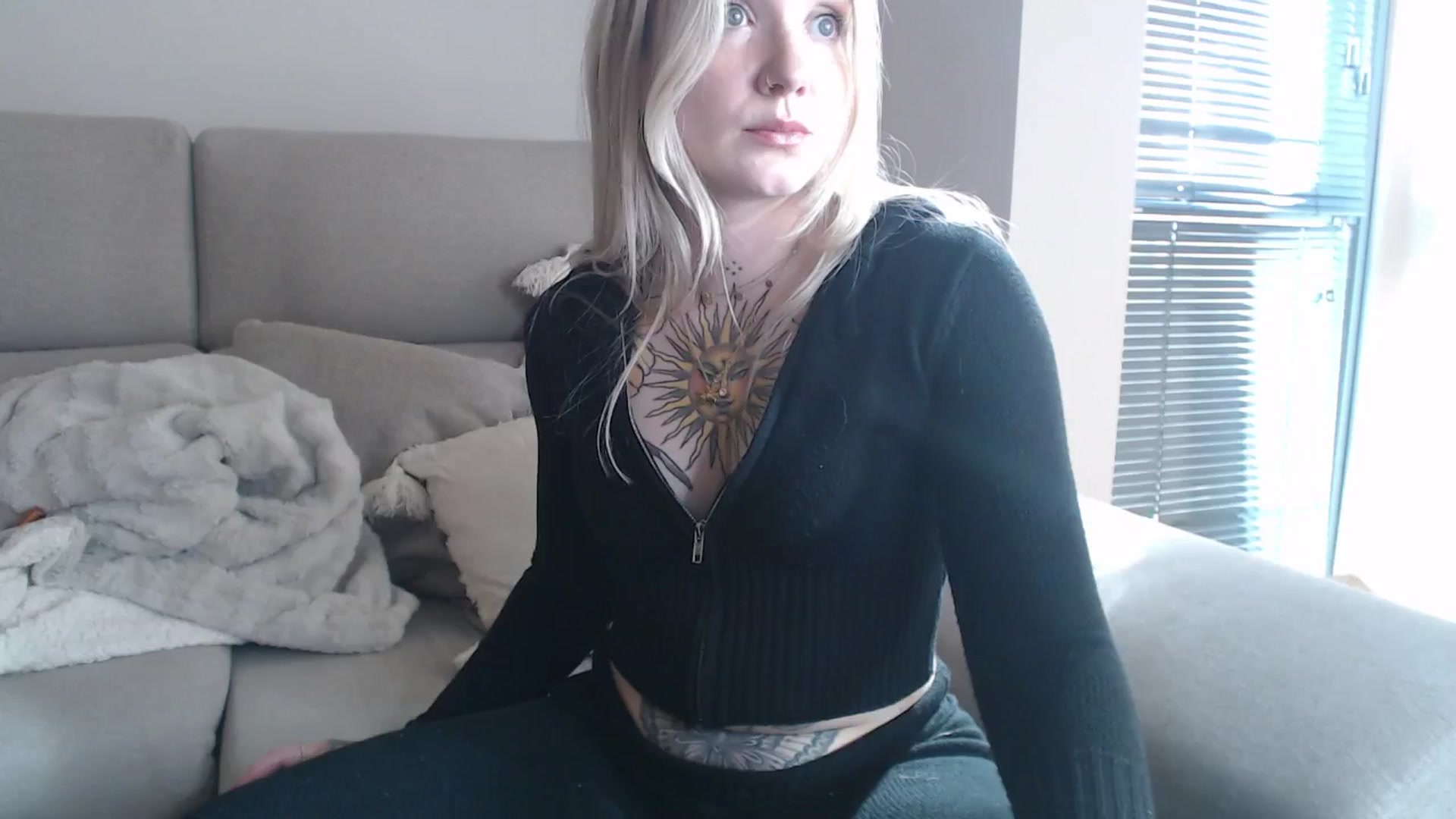 Gallery image thumbnail from Tattoo_bbgirl's myfreecams stream on, 04/16/2025, 16:23 image 16 of 20