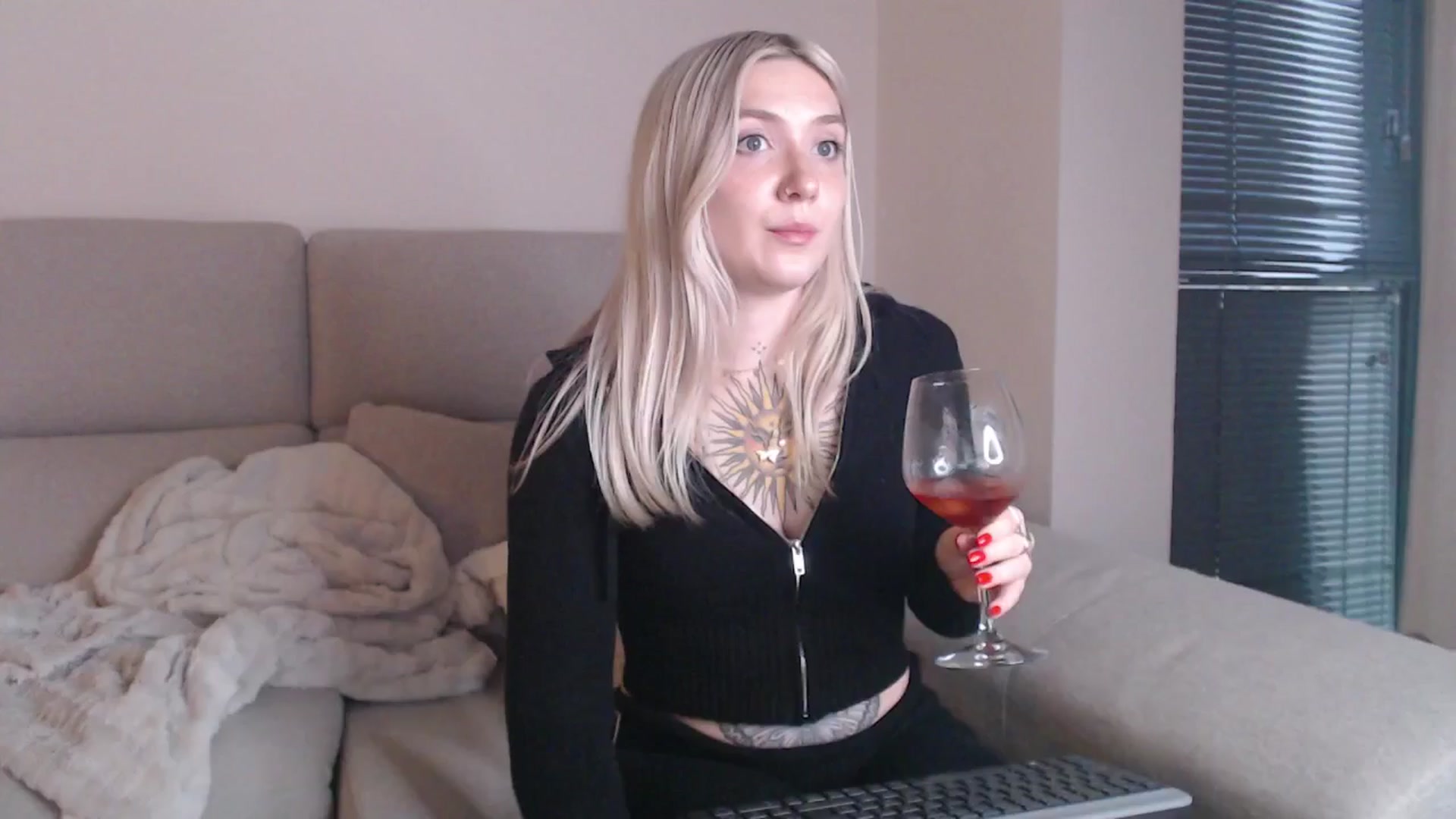Gallery image thumbnail from Tattoo_bbgirl's myfreecams stream on, 04/16/2025, 19:26 image 15 of 20