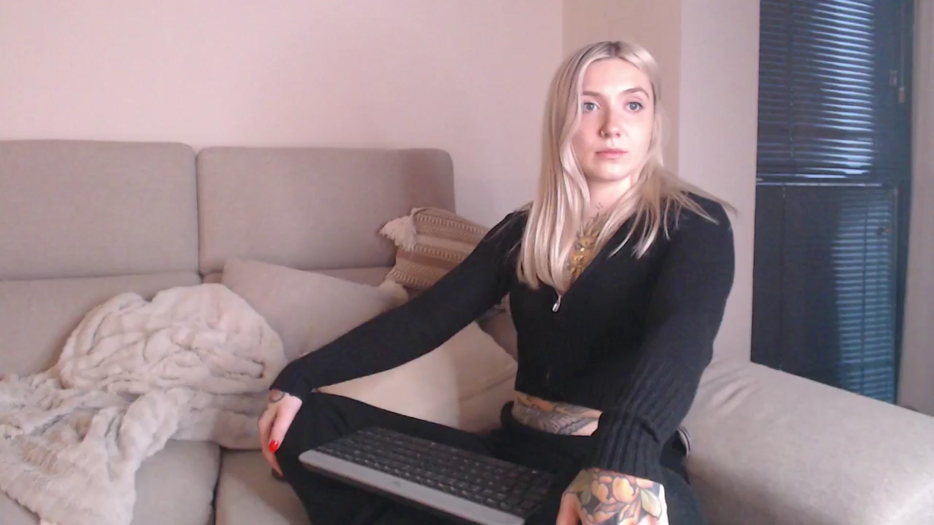 Gallery image thumbnail from Tattoo_bbgirl's myfreecams stream on, 04/16/2025, 19:26 image 18 of 20