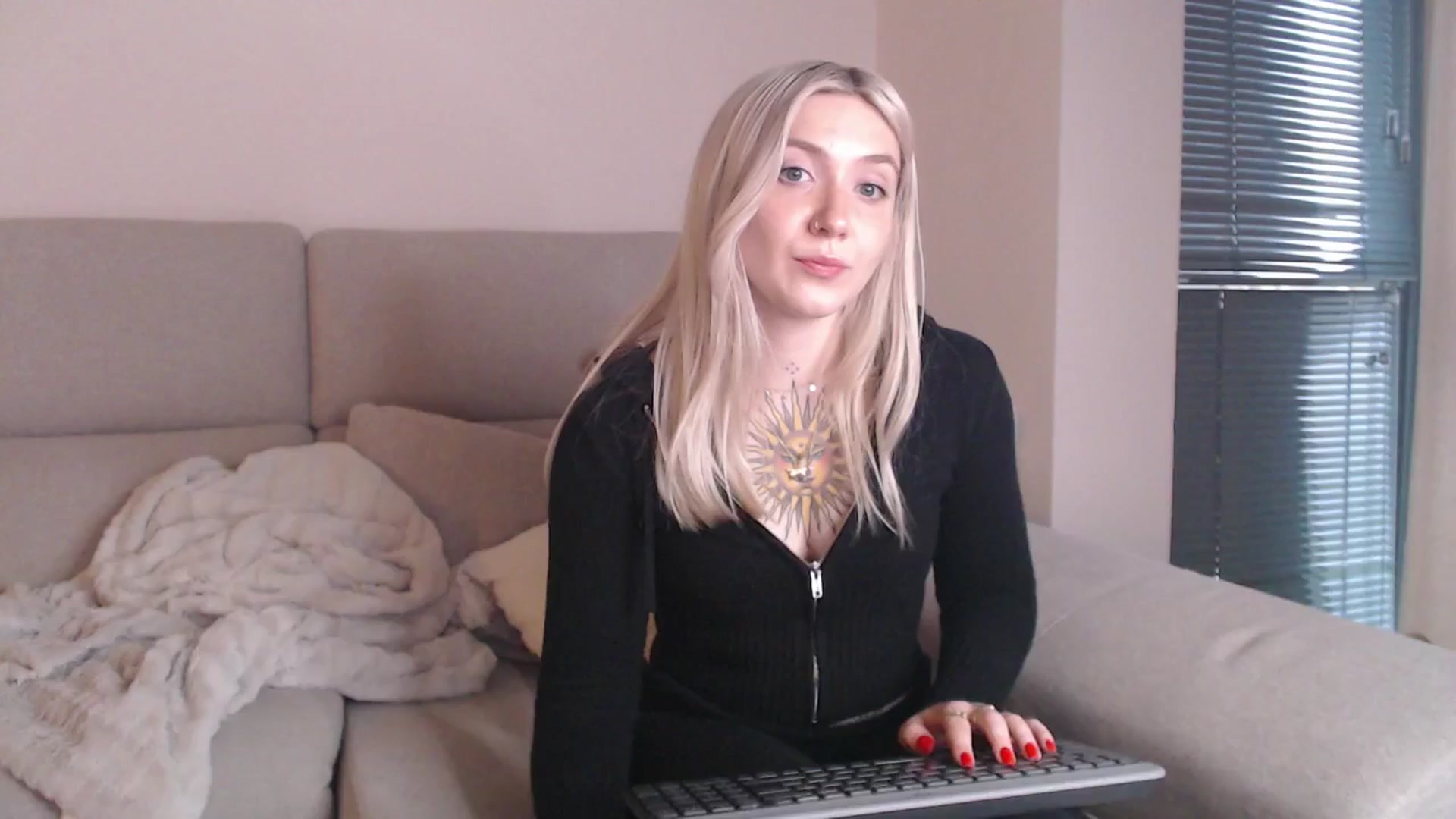 Gallery image thumbnail from Tattoo_bbgirl's myfreecams stream on, 04/16/2025, 19:26 image 14 of 20