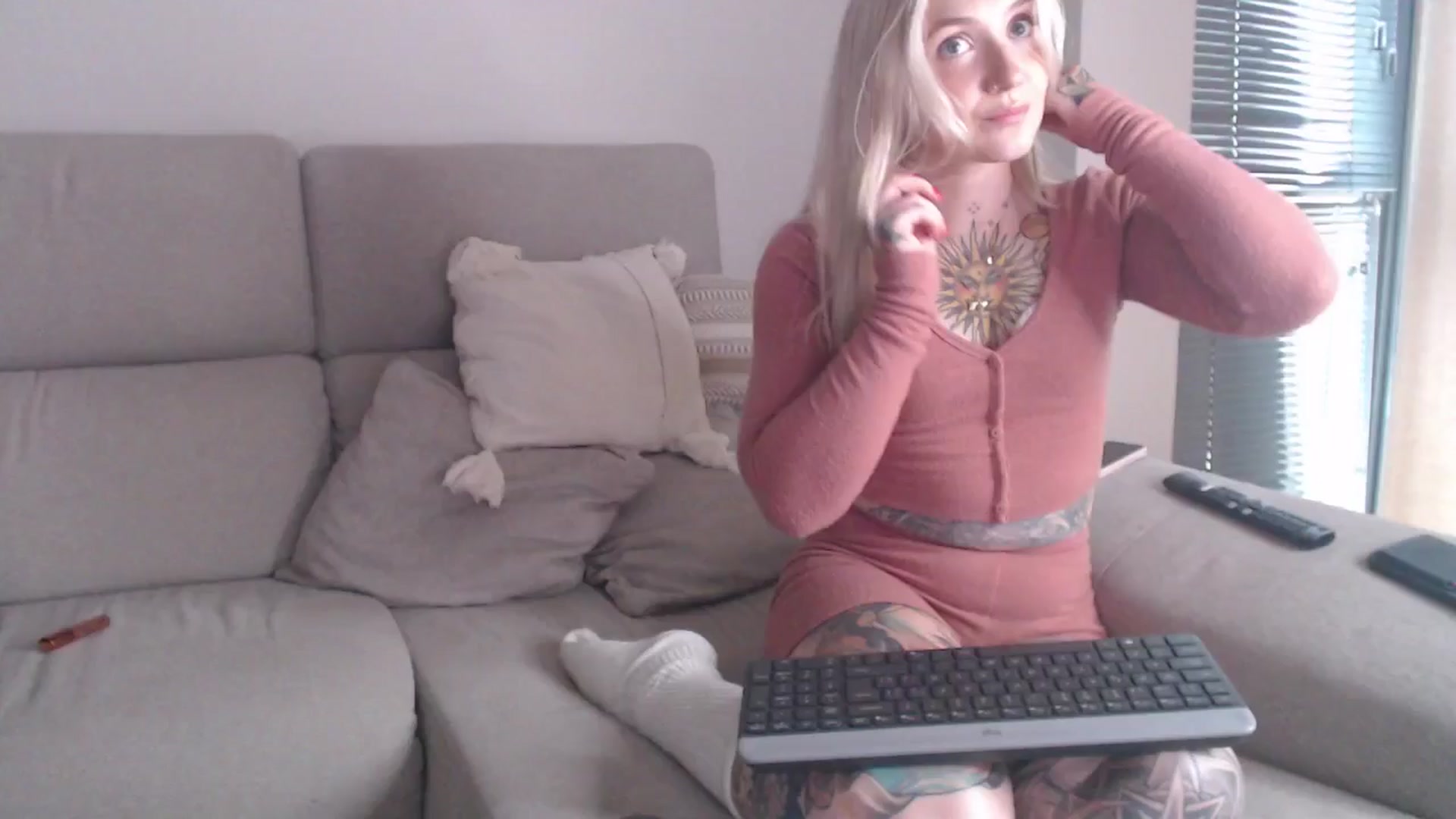 Gallery image thumbnail from Tattoo_bbgirl's myfreecams stream on, 04/17/2025, 18:41 image 3 of 20