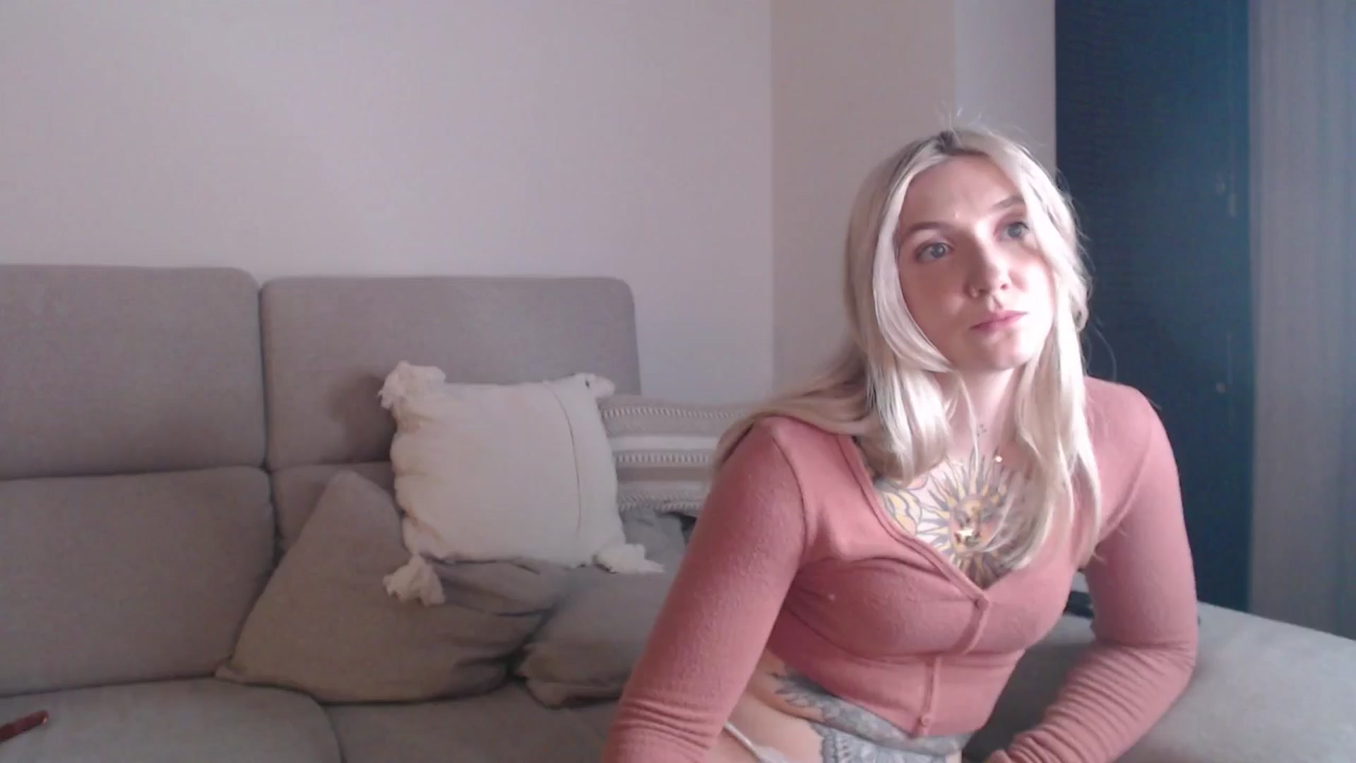 Gallery image thumbnail from Tattoo_bbgirl's myfreecams stream on, 04/17/2025, 19:40 image 16 of 20