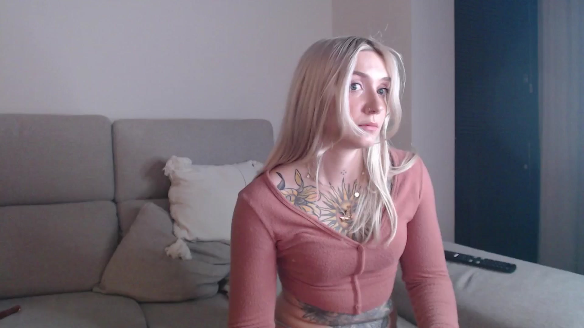 Gallery image thumbnail from Tattoo_bbgirl's myfreecams stream on, 04/17/2025, 19:40 image 14 of 20