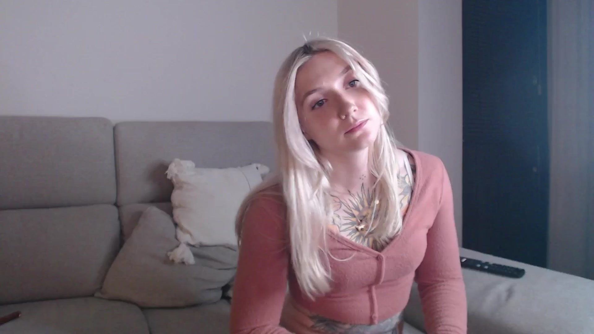 Gallery image thumbnail from Tattoo_bbgirl's myfreecams stream on, 04/17/2025, 19:40 image 19 of 20