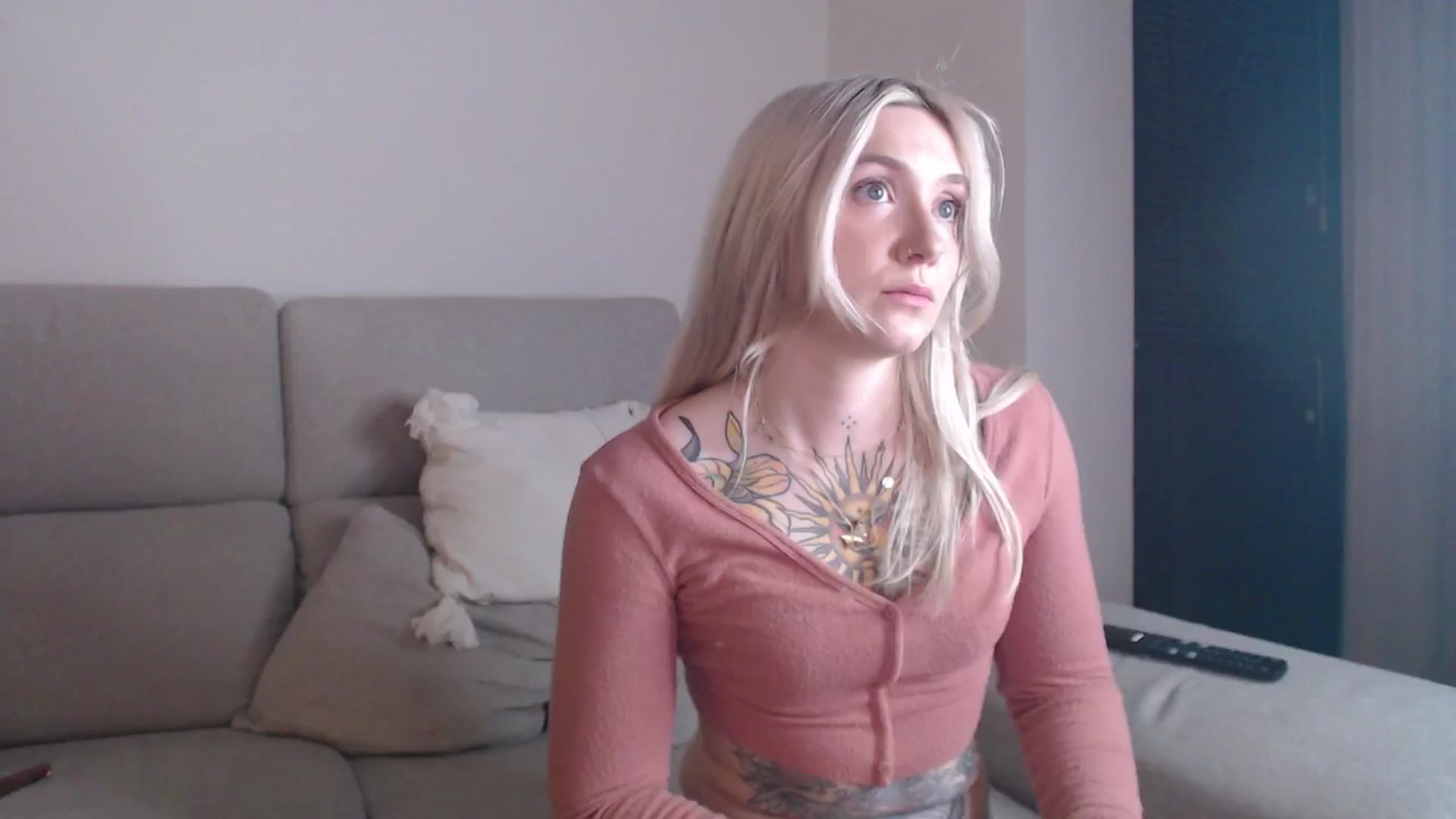 Gallery image thumbnail from Tattoo_bbgirl's myfreecams stream on, 04/17/2025, 19:40 image 13 of 20