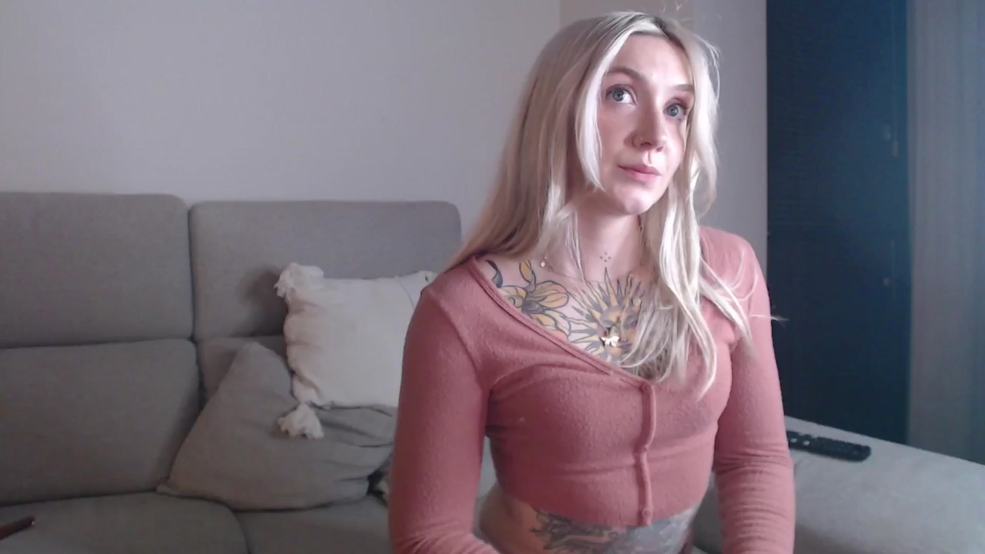 Gallery image thumbnail from Tattoo_bbgirl's myfreecams stream on, 04/17/2025, 19:40 image 15 of 20
