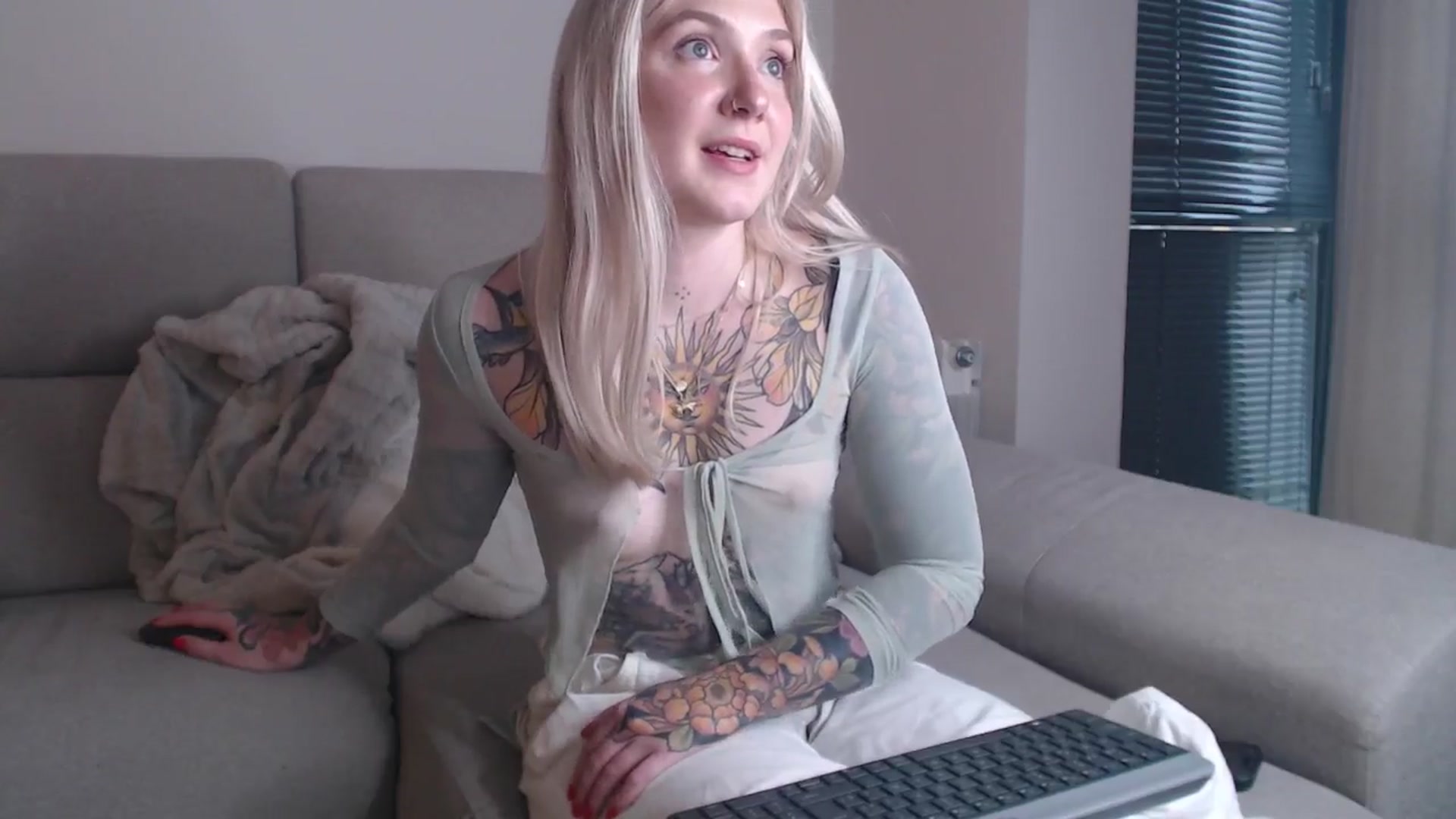 Gallery image thumbnail from Tattoo_bbgirl's myfreecams stream on, 04/18/2025, 18:23 image 13 of 20