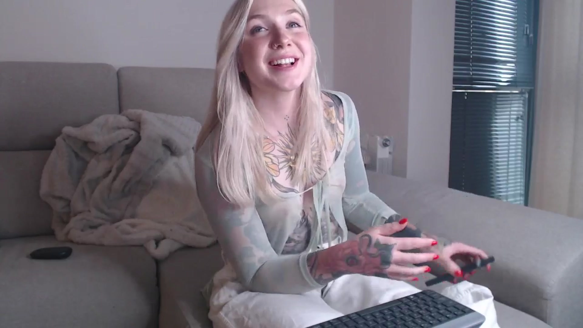 Gallery image thumbnail from Tattoo_bbgirl's myfreecams stream on, 04/18/2025, 18:23 image 17 of 20
