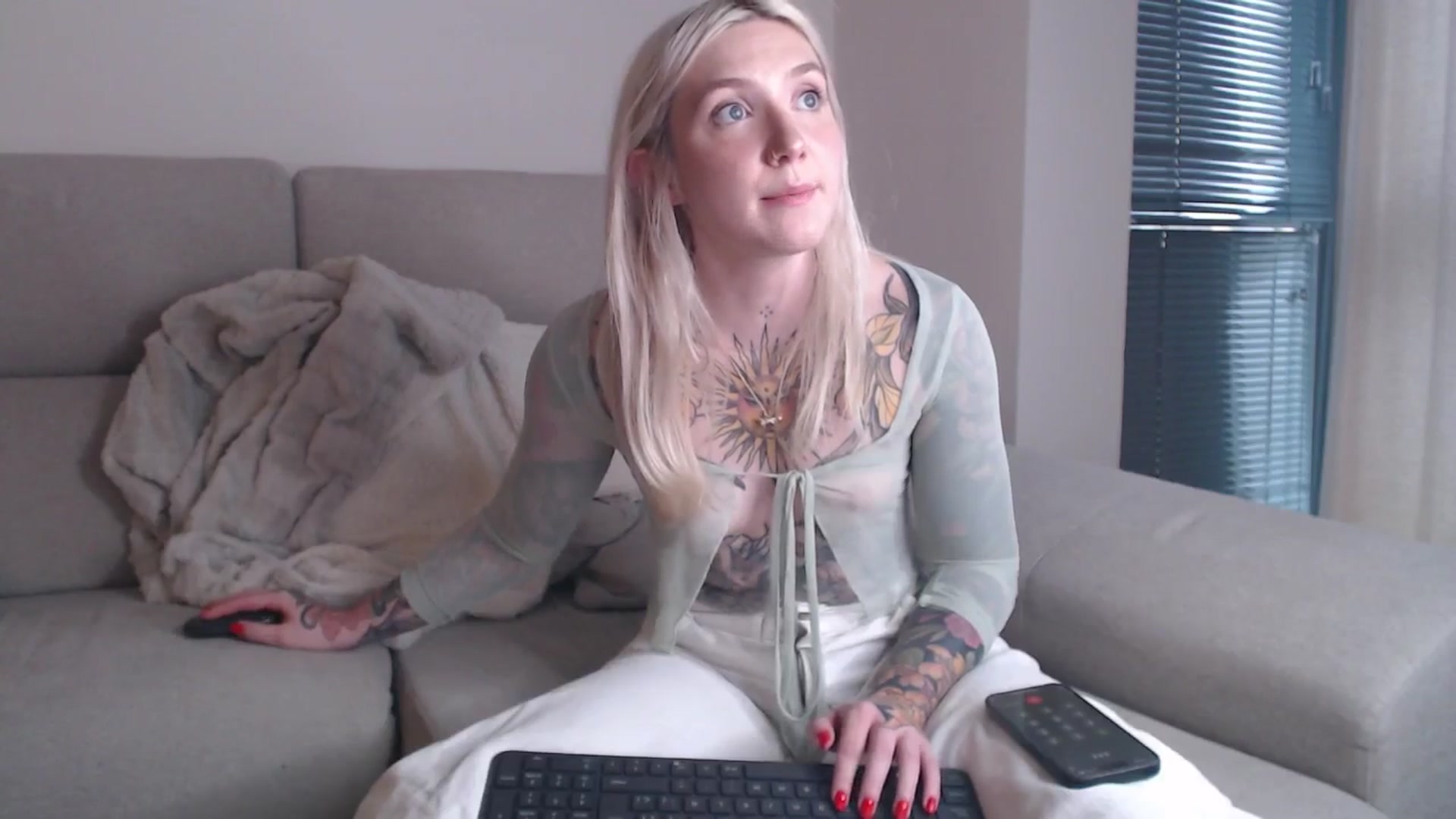 Gallery image thumbnail from Tattoo_bbgirl's myfreecams stream on, 04/18/2025, 18:23 image 12 of 20