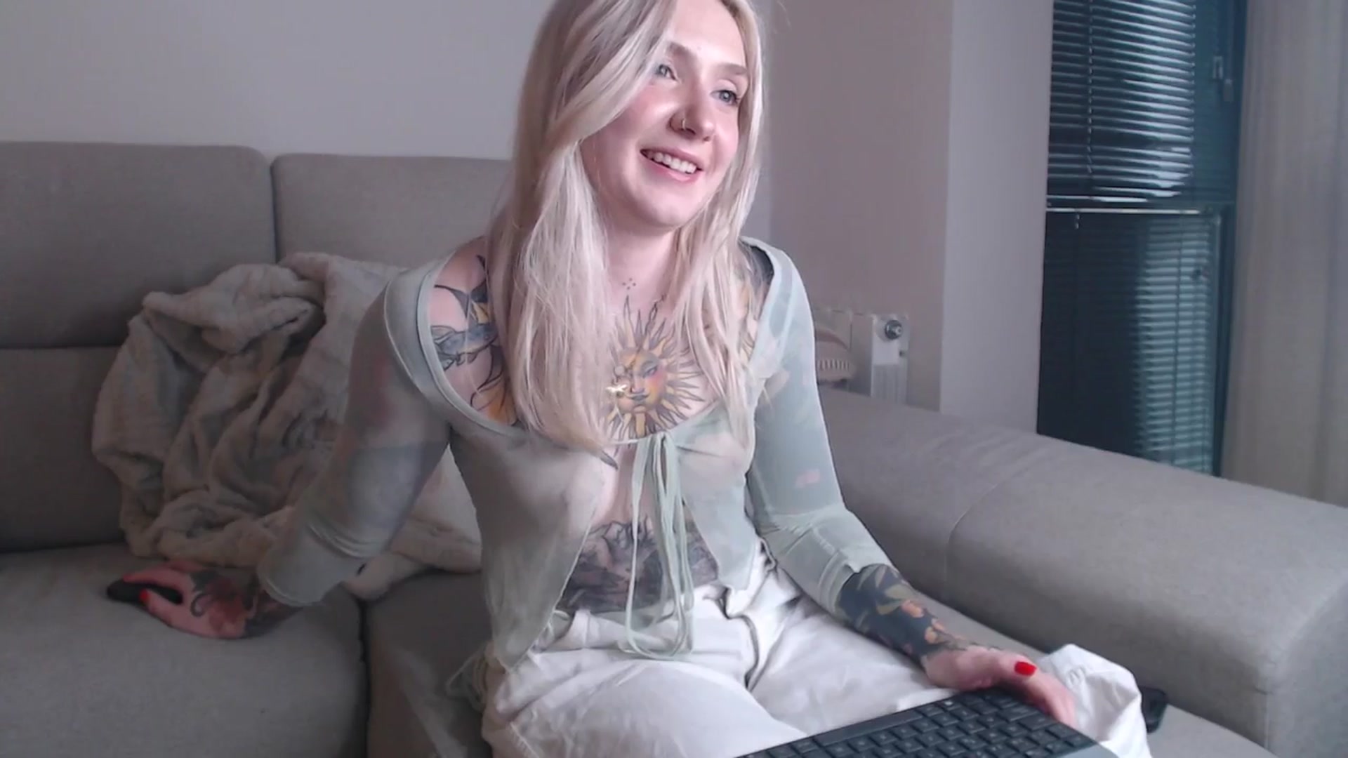 Gallery image thumbnail from Tattoo_bbgirl's myfreecams stream on, 04/18/2025, 18:23 image 16 of 20