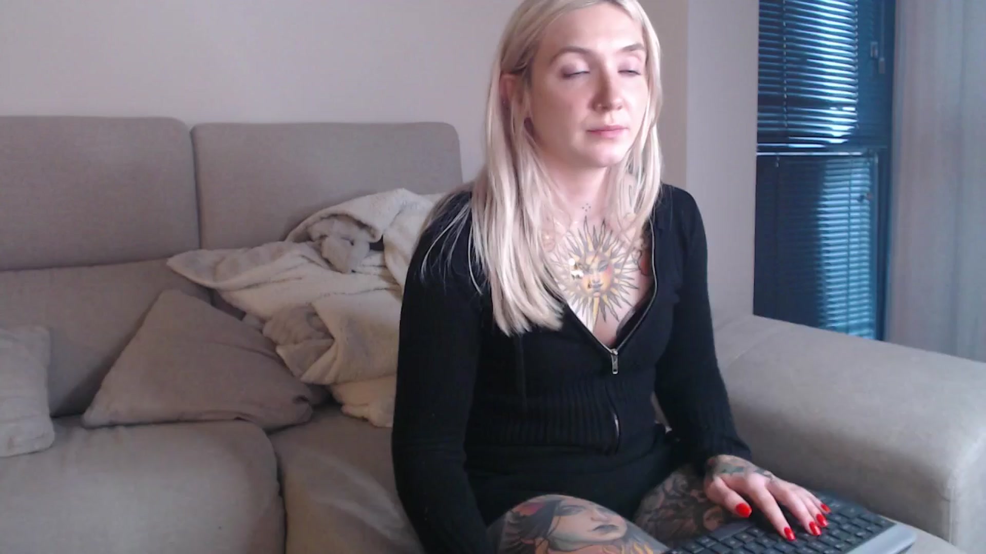 Gallery image thumbnail from Tattoo_bbgirl's myfreecams stream on, 04/19/2025, 20:08 image 2 of 20