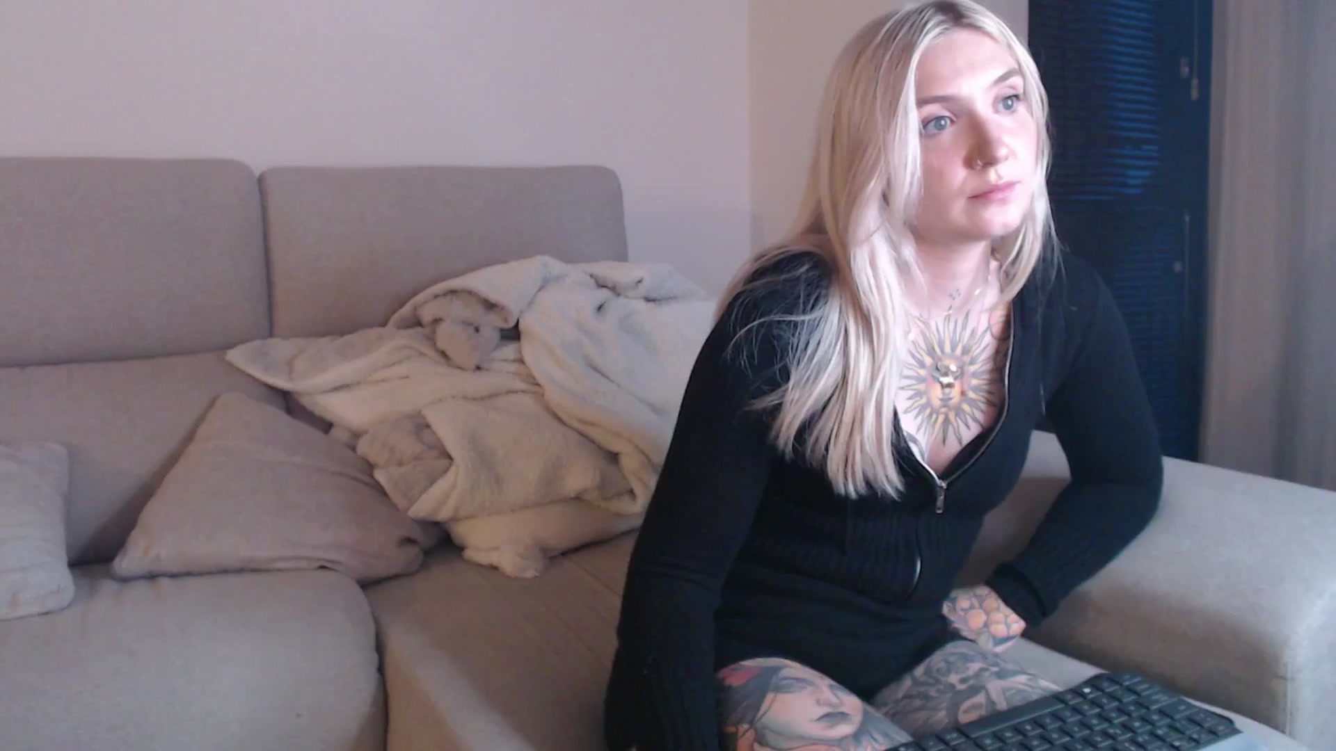 Gallery image thumbnail from Tattoo_bbgirl's myfreecams stream on, 04/19/2025, 20:08 image 9 of 20