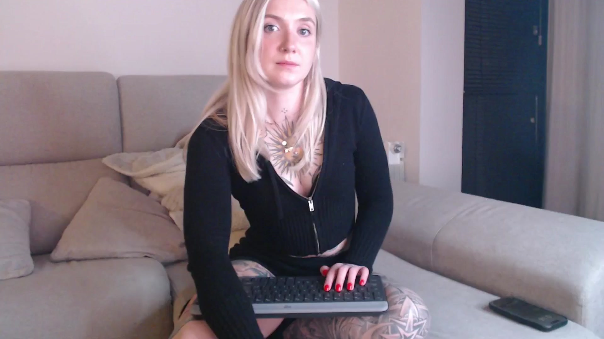 Gallery image thumbnail from Tattoo_bbgirl's myfreecams stream on, 04/19/2025, 20:08 image 14 of 20