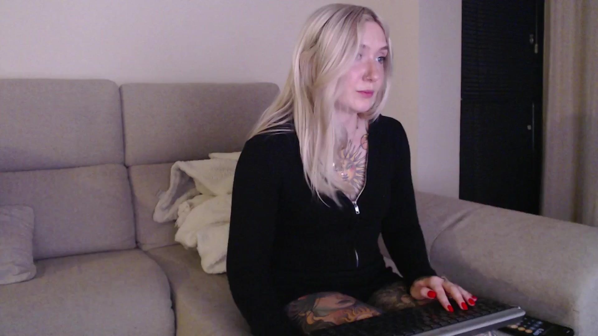 Gallery image thumbnail from Tattoo_bbgirl's myfreecams stream on, 04/19/2025, 20:41 image 17 of 20