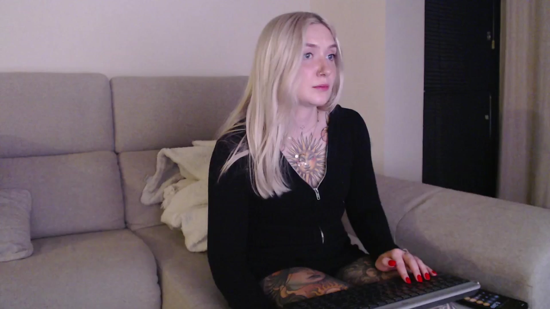 Gallery image thumbnail from Tattoo_bbgirl's myfreecams stream on, 04/19/2025, 20:41 image 16 of 20