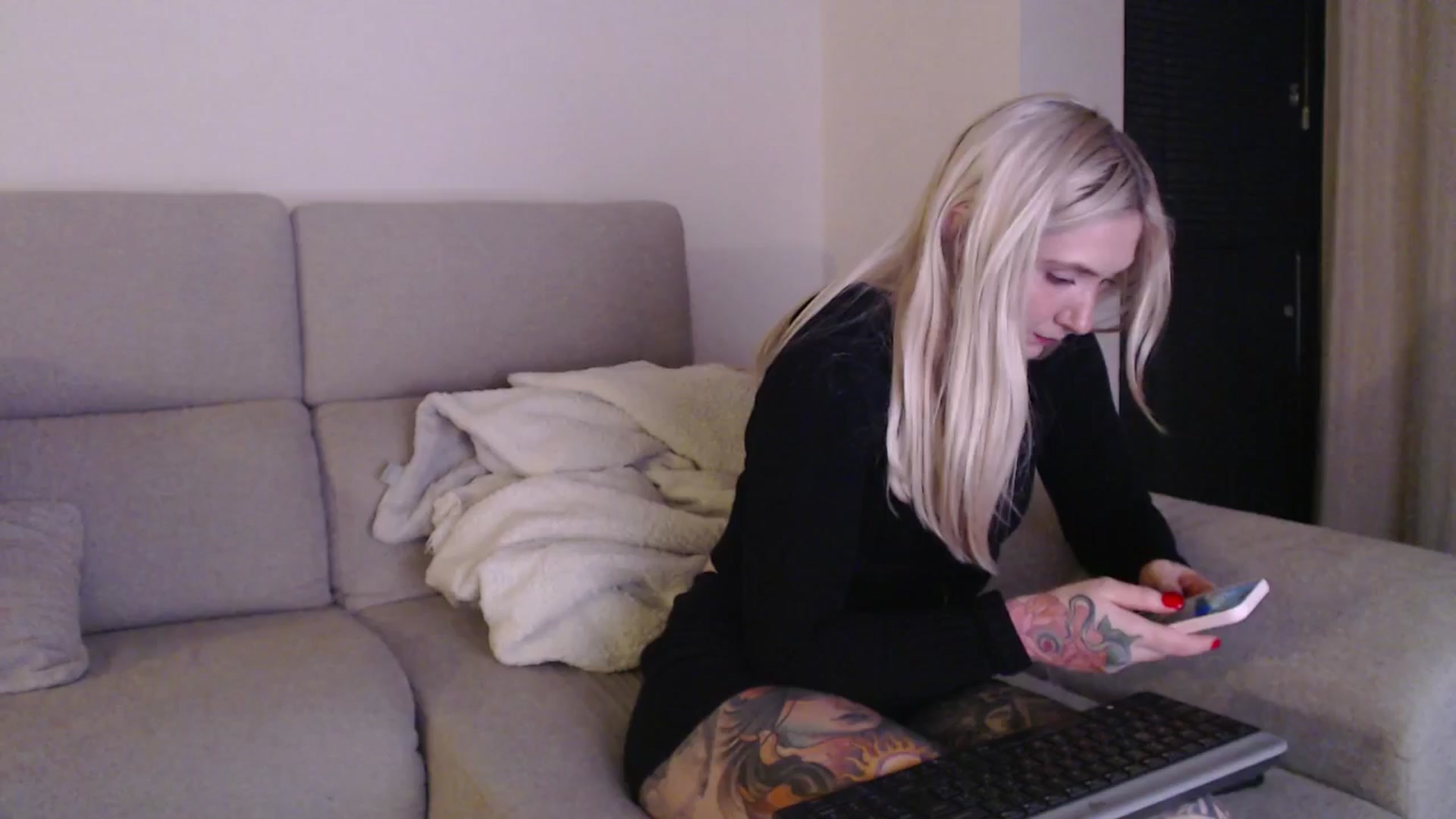 Gallery image thumbnail from Tattoo_bbgirl's myfreecams stream on, 04/19/2025, 20:41 image 4 of 20