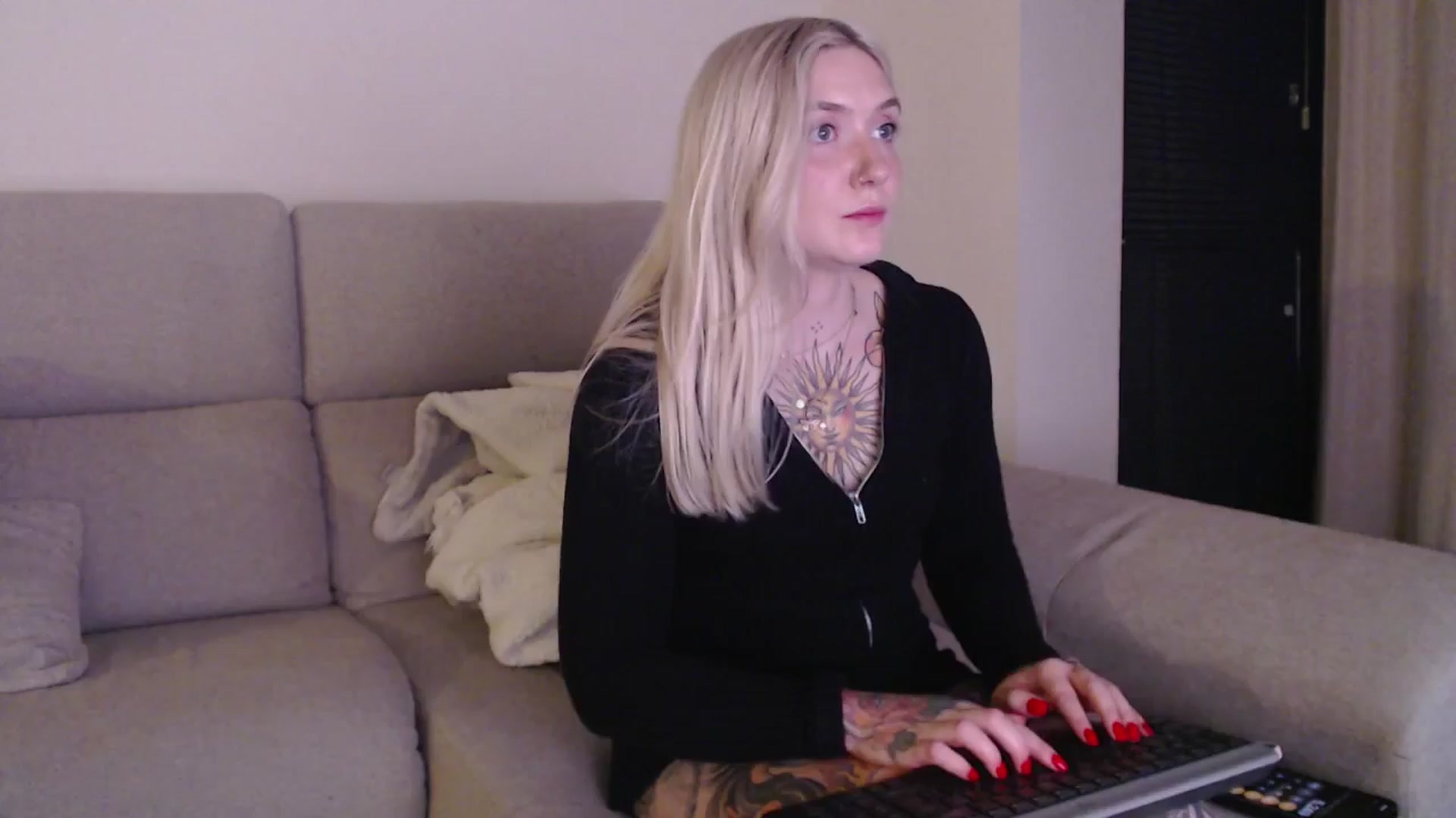 Gallery image thumbnail from Tattoo_bbgirl's myfreecams stream on, 04/19/2025, 20:41 image 10 of 20