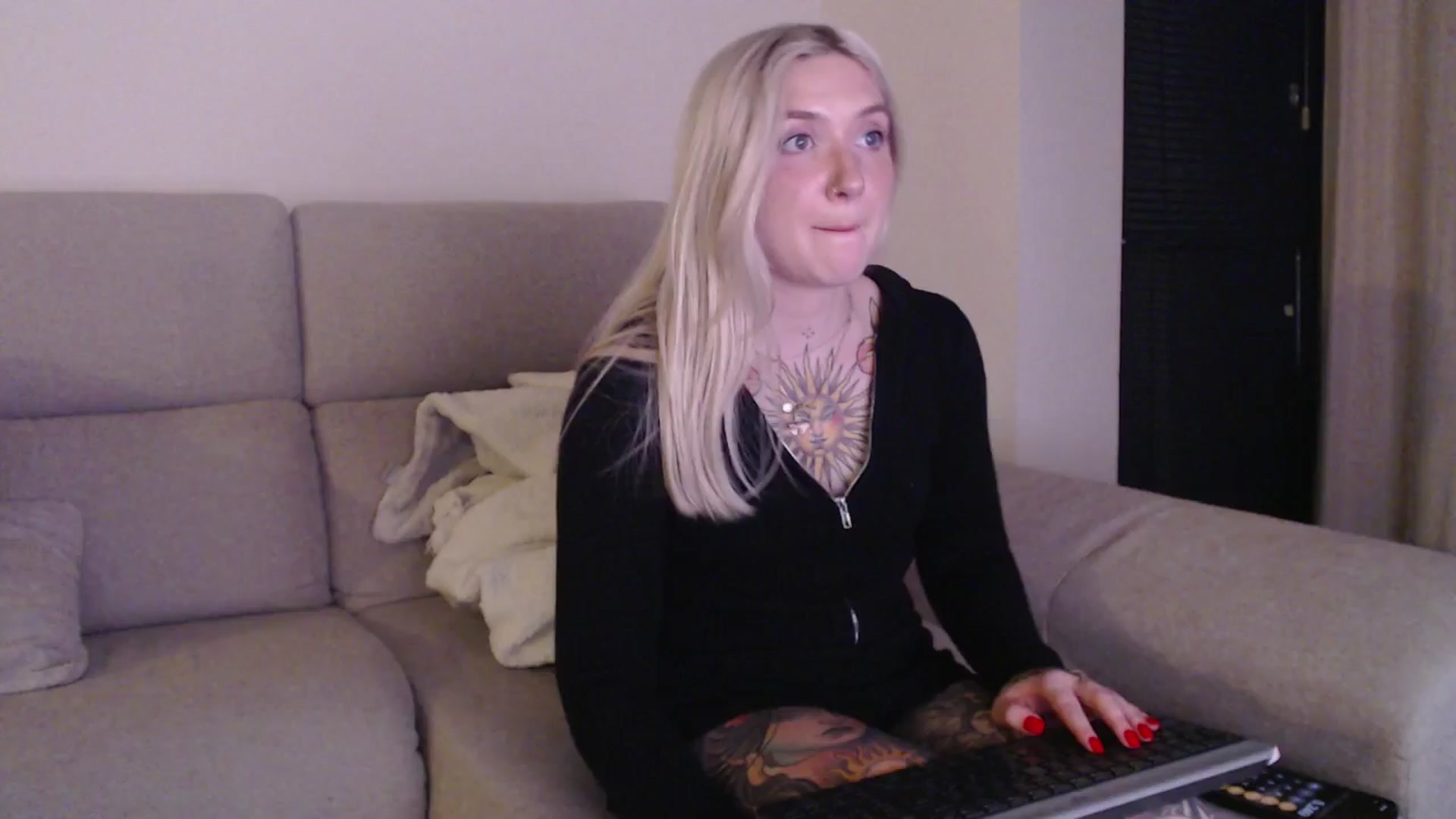 Gallery image thumbnail from Tattoo_bbgirl's myfreecams stream on, 04/19/2025, 20:41 image 11 of 20
