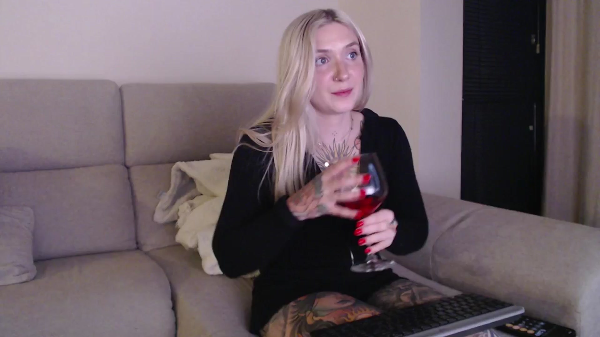 Gallery image thumbnail from Tattoo_bbgirl's myfreecams stream on, 04/19/2025, 20:41 image 14 of 20