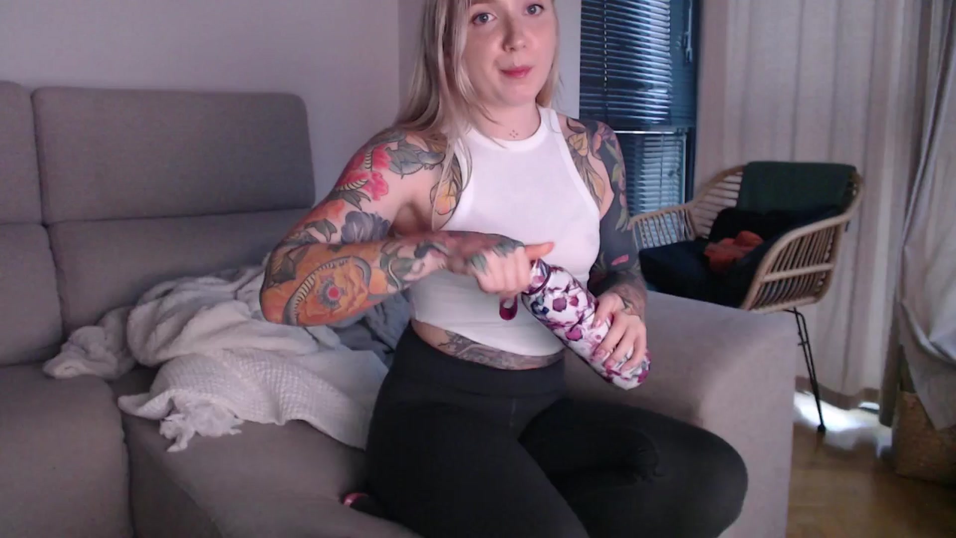 Gallery image thumbnail from Tattoo_bbgirl's myfreecams stream on, 05/02/2025, 19:34 image 17 of 20
